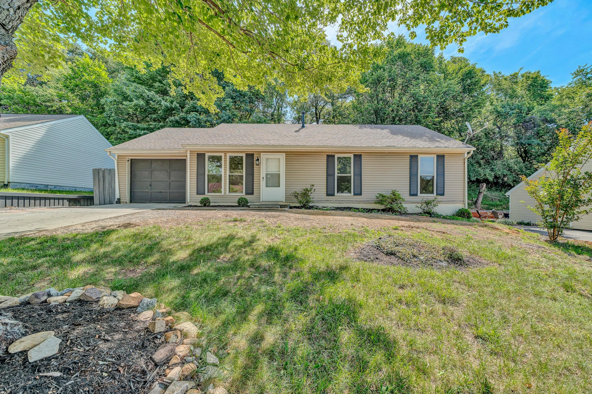 4727 Horseman DR NE