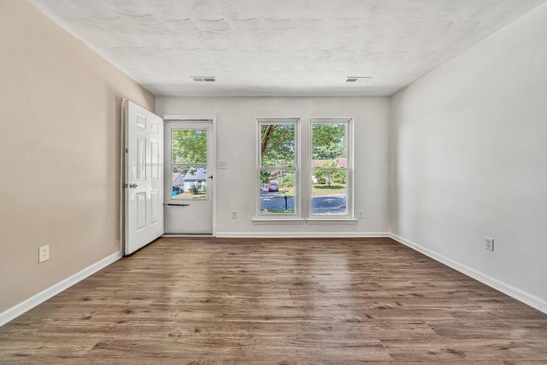 4727 Horseman DR NE - Photo 5