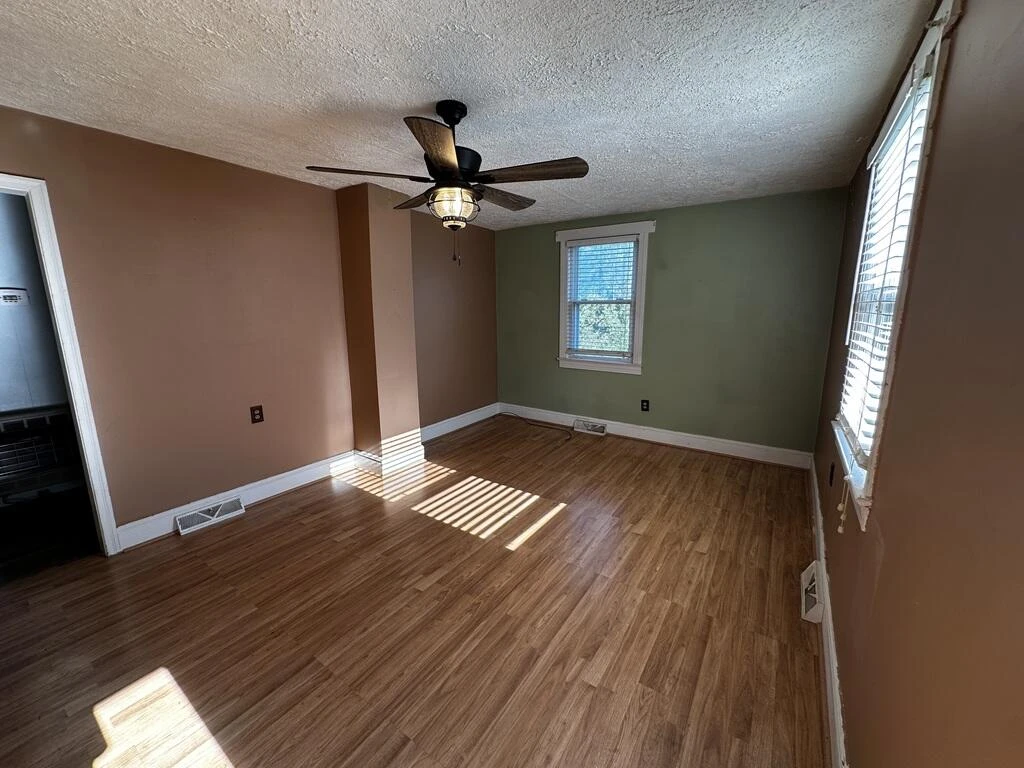 75 Johnson LN - Photo 2