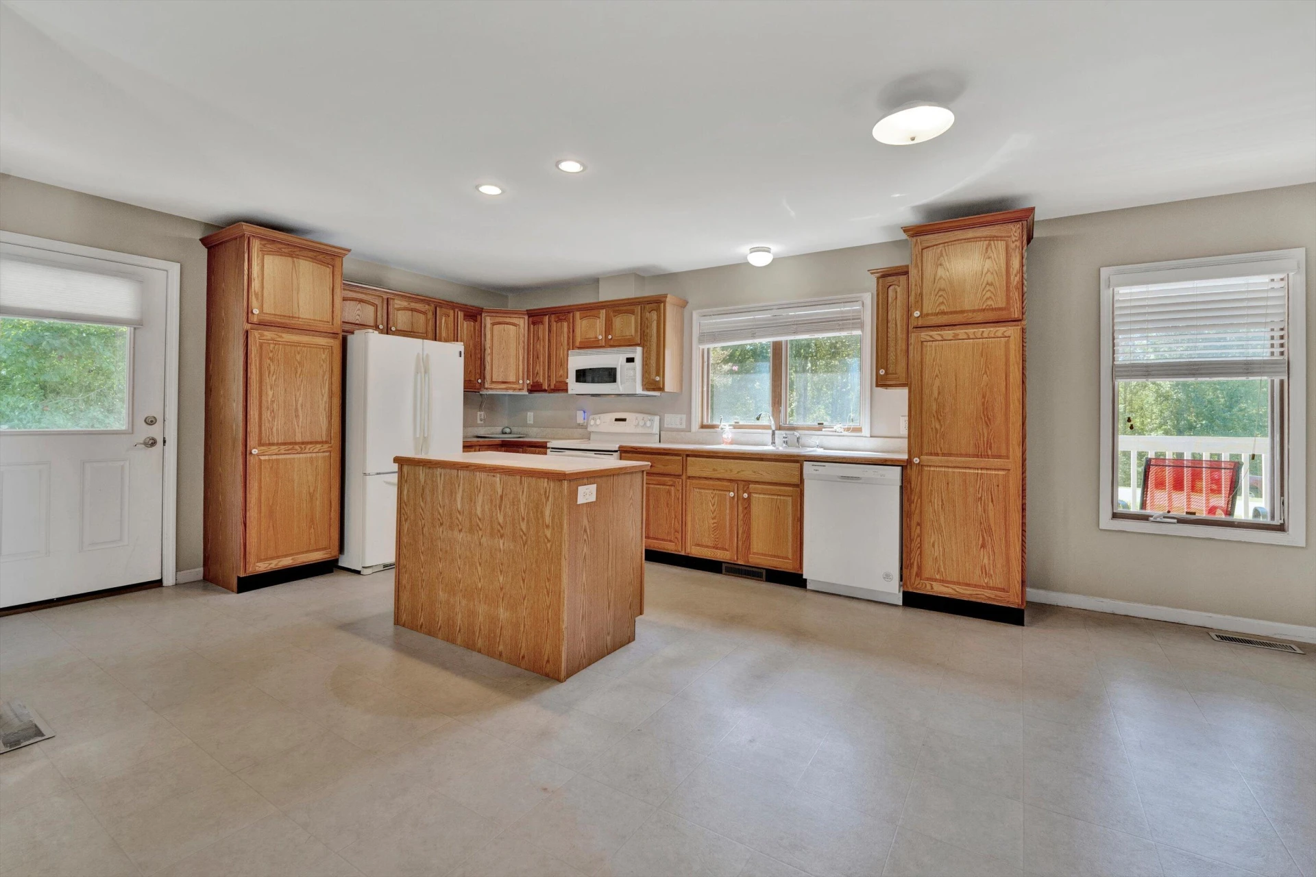 310 Indian Pointe DR - Photo 9