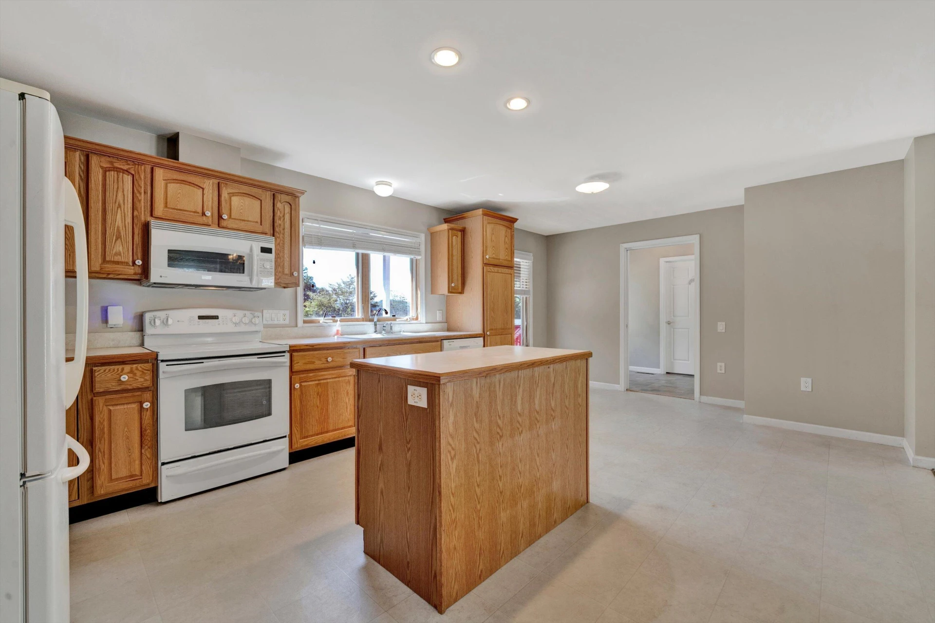 310 Indian Pointe DR - Photo 10