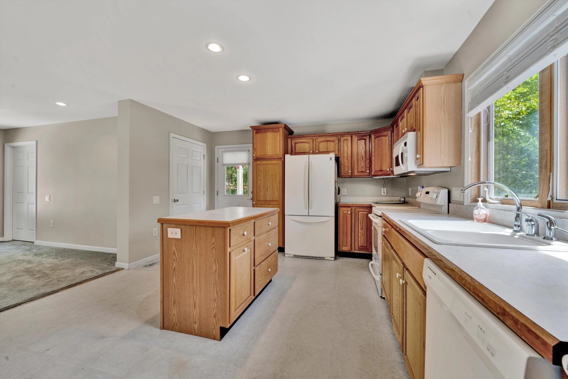 310 Indian Pointe DR - Photo 11