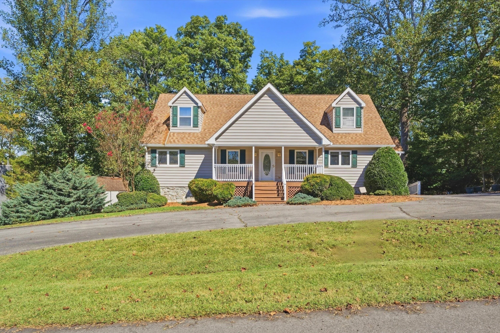 310 Indian Pointe DR - Photo 2