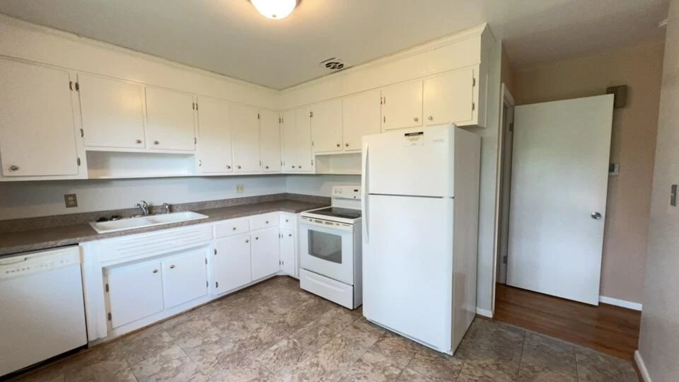 3645 Oaklawn AVE NW #3645-3647 - Photo 6