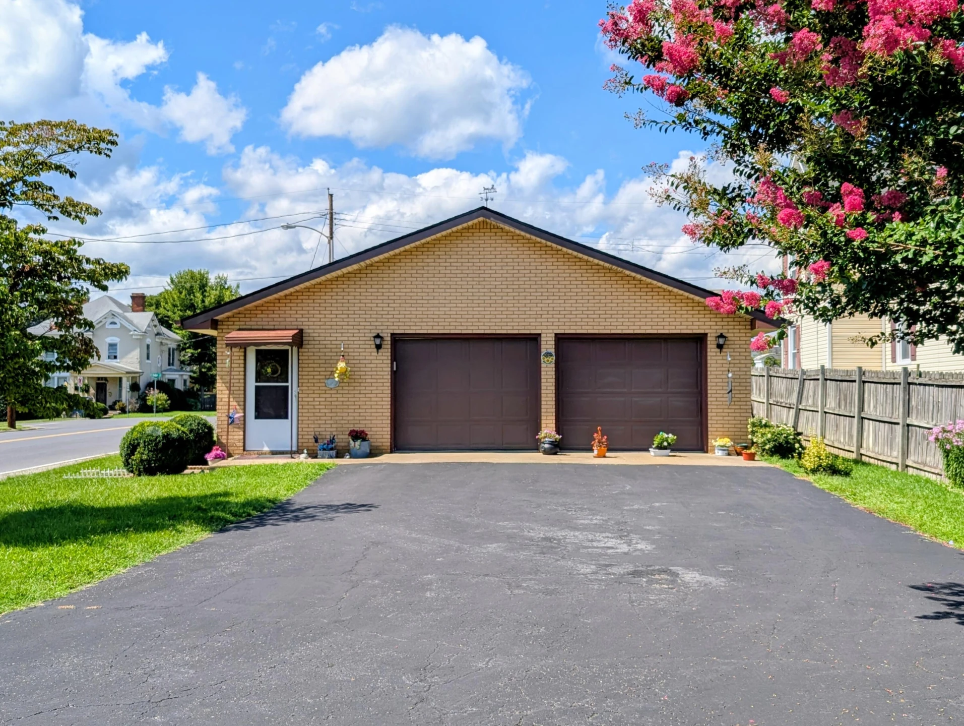 301 E Fudge ST - Photo 6