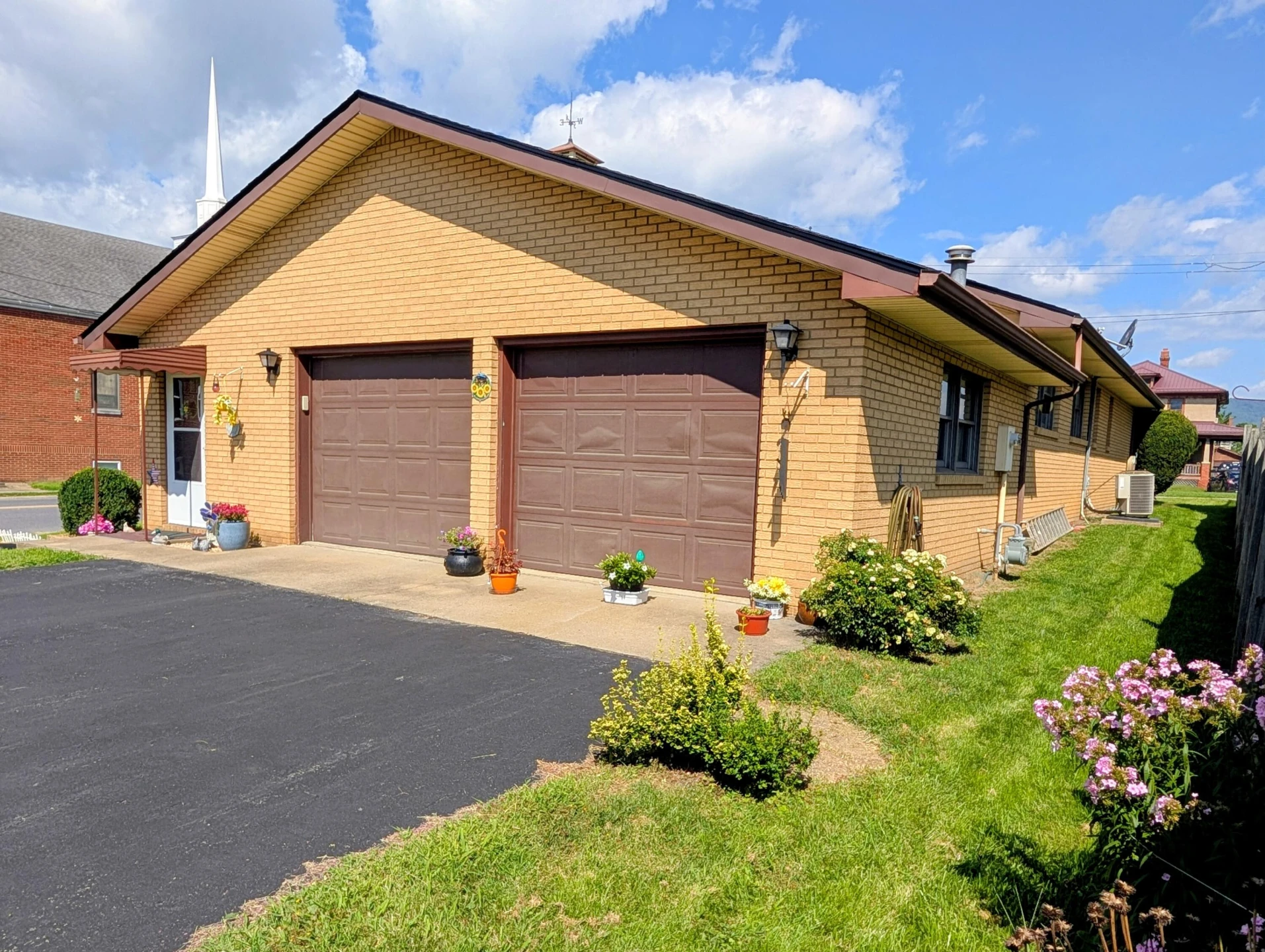 301 E Fudge ST - Photo 7