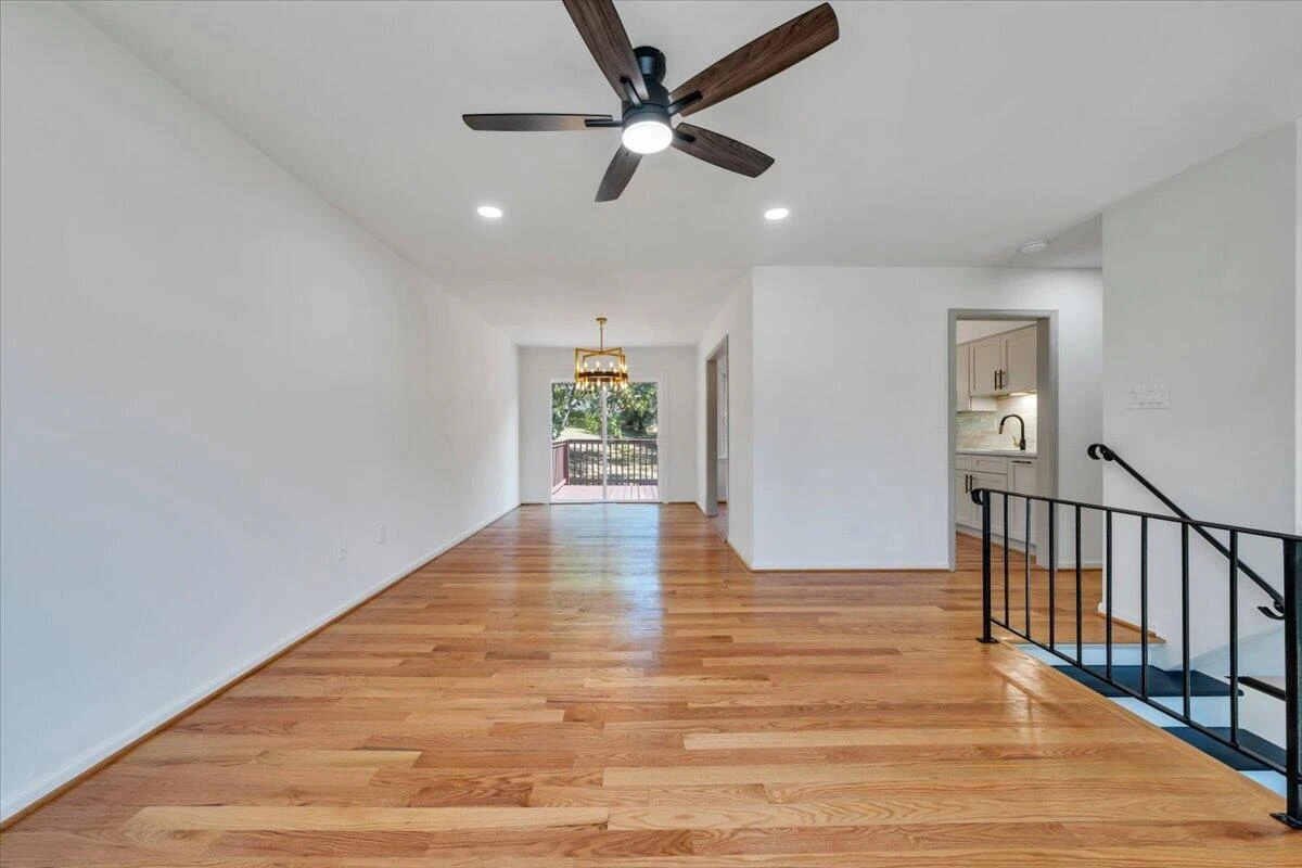 633 Two Tree LN NE - Photo 4
