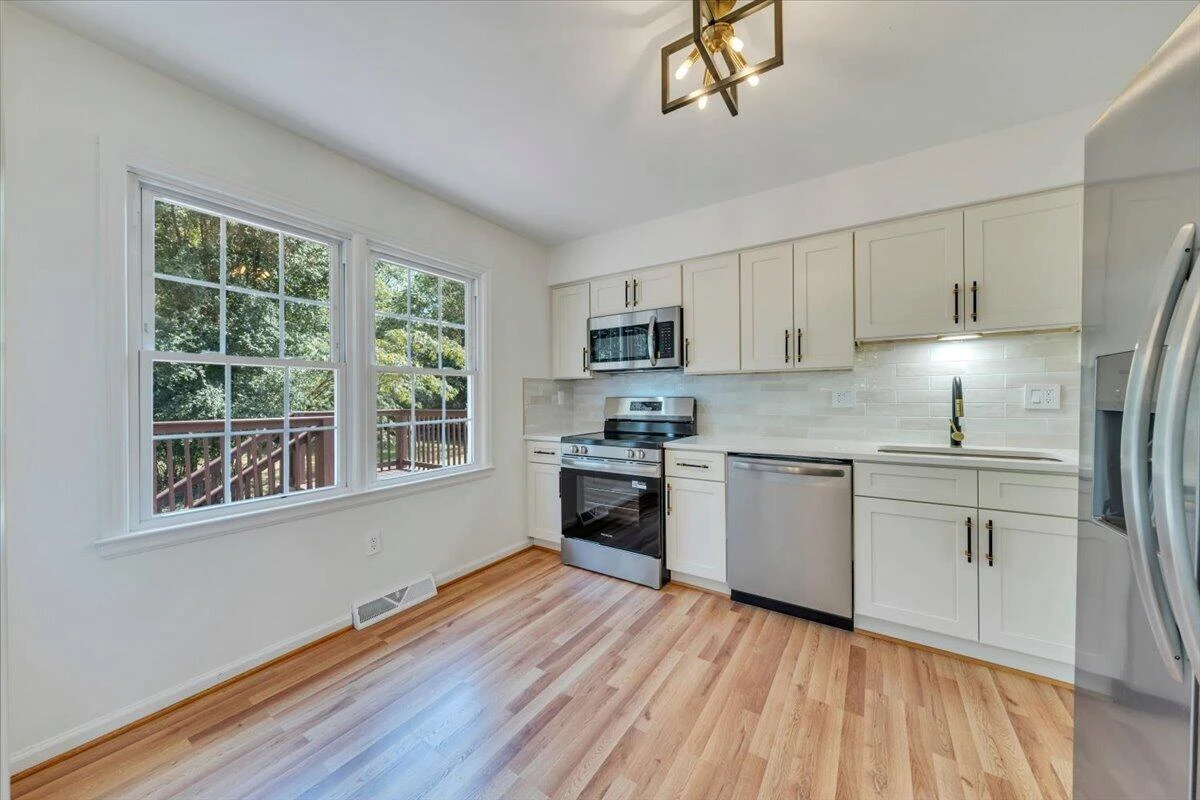 633 Two Tree LN NE - Photo 8