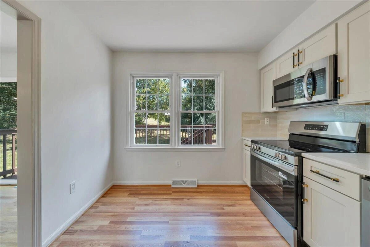 633 Two Tree LN NE - Photo 10