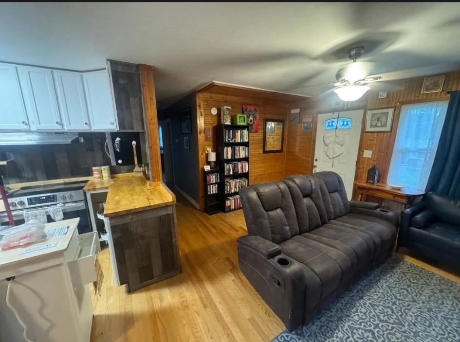 2843 Belle AVE NE - Photo 12