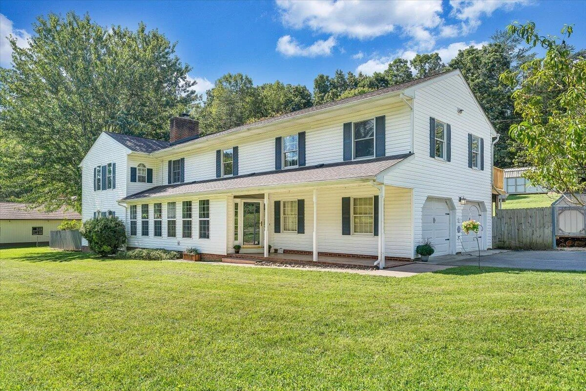1261 Mountain Pass RD - Photo 2