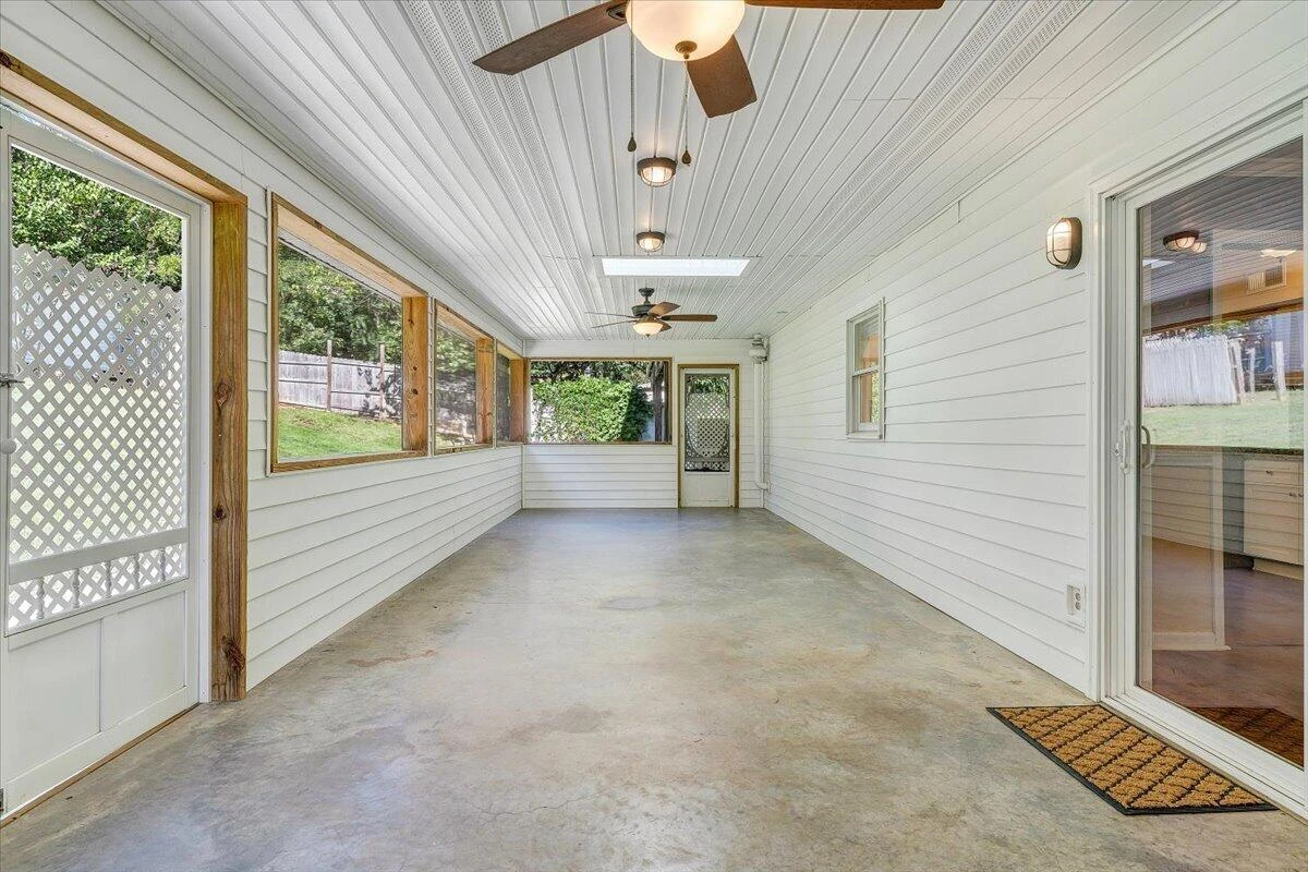 1261 Mountain Pass RD - Photo 34