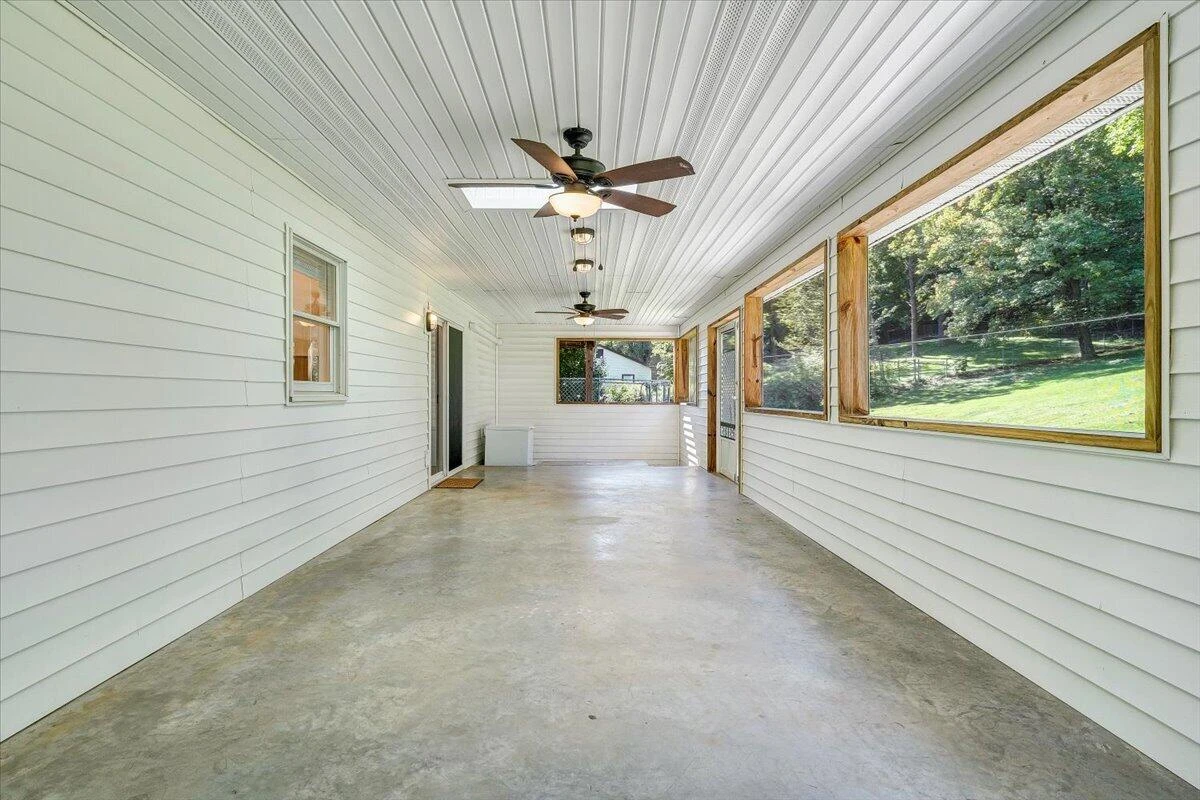 1261 Mountain Pass RD - Photo 36