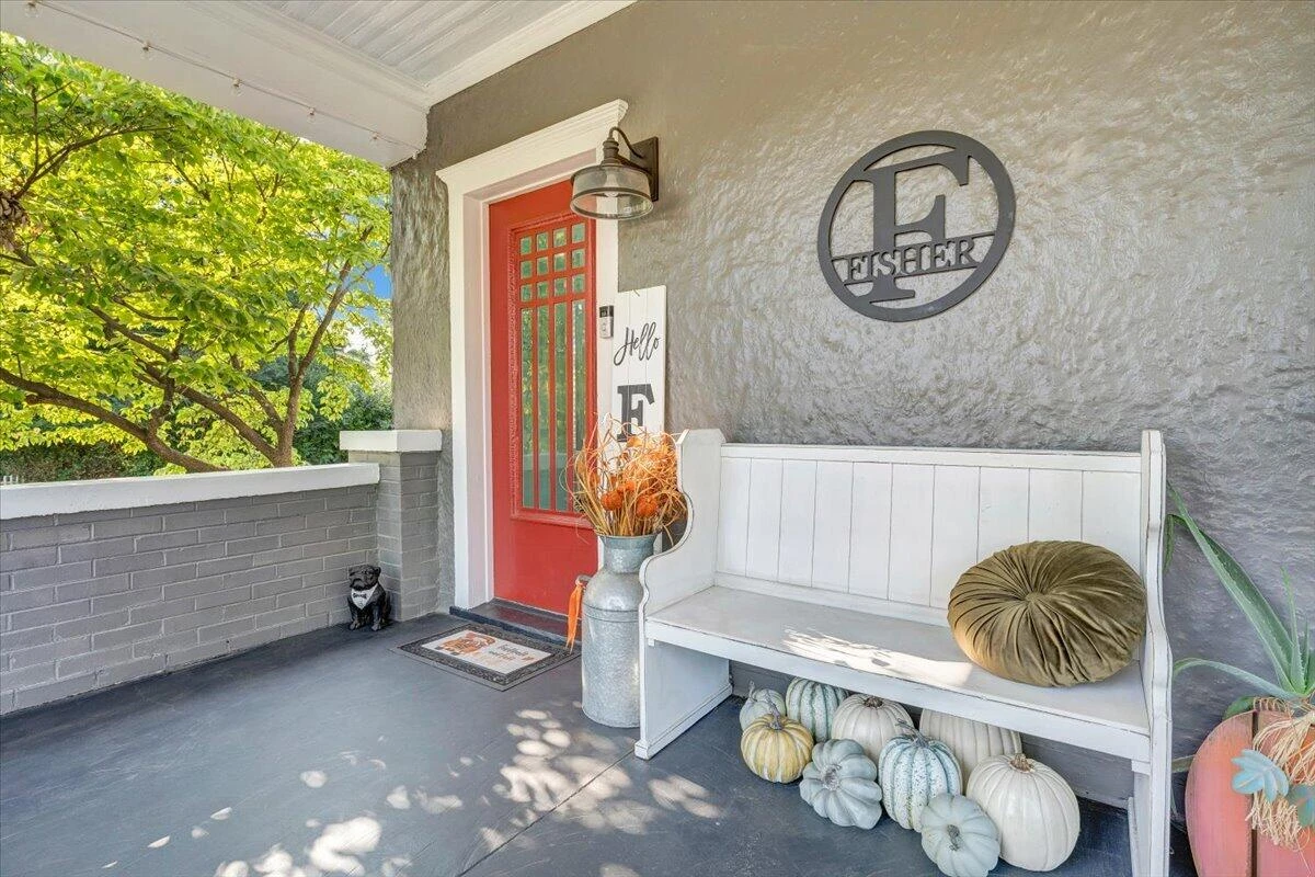 1631 Maiden LN SW - Photo 8