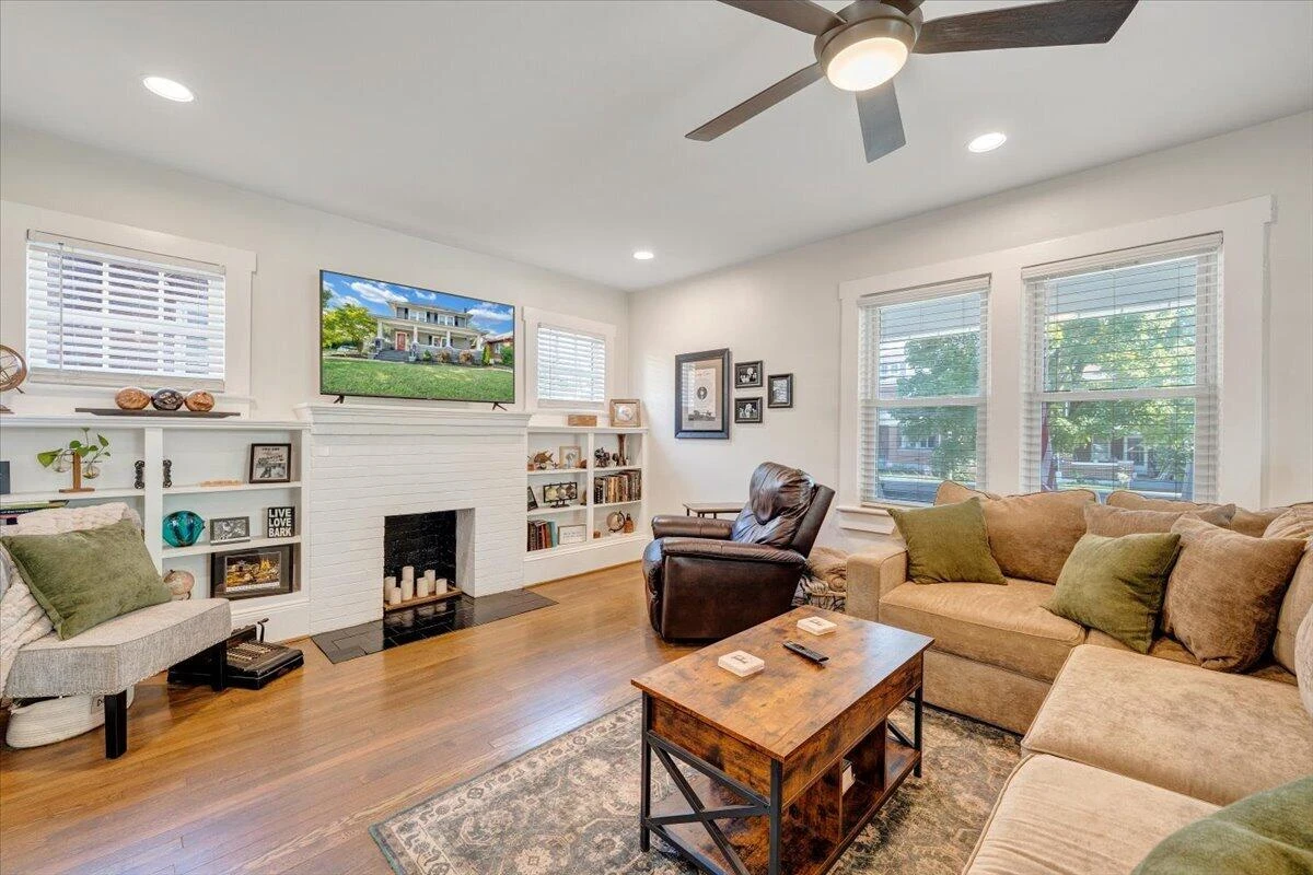 1631 Maiden LN SW - Photo 15