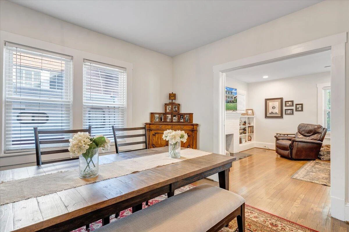 1631 Maiden LN SW - Photo 23