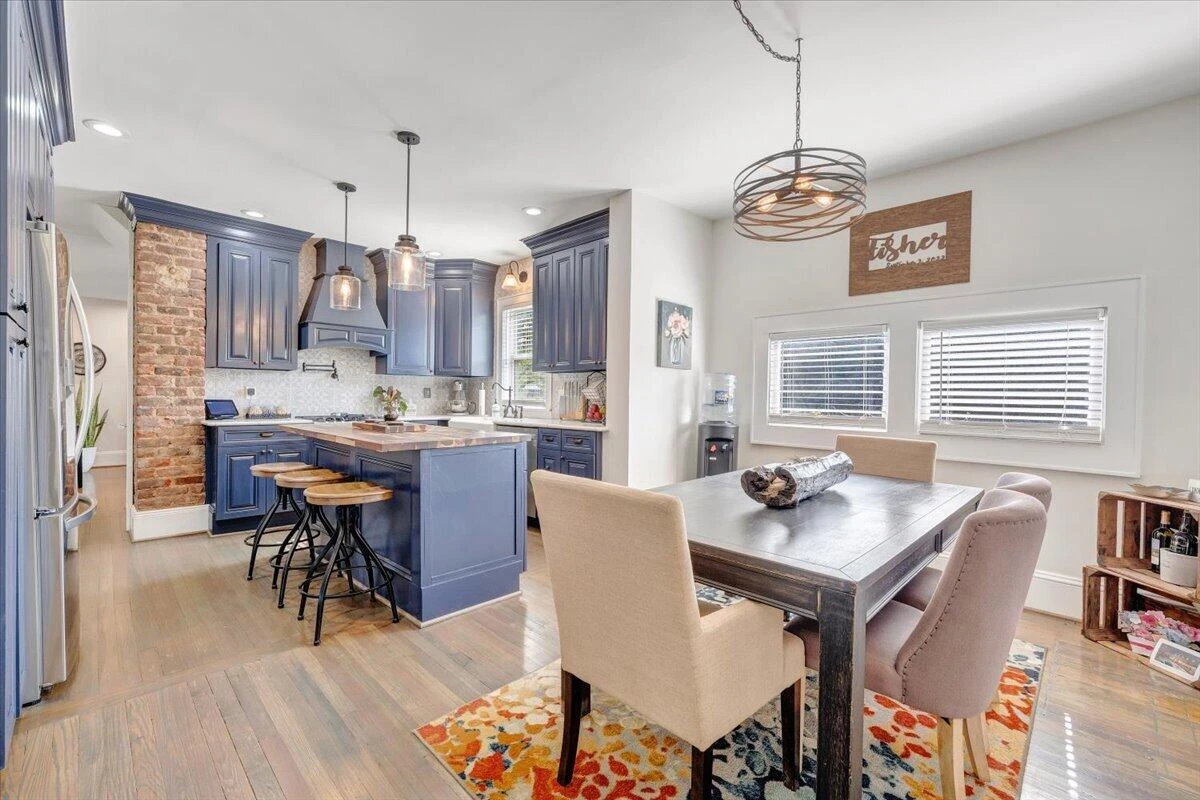 1631 Maiden LN SW - Photo 32