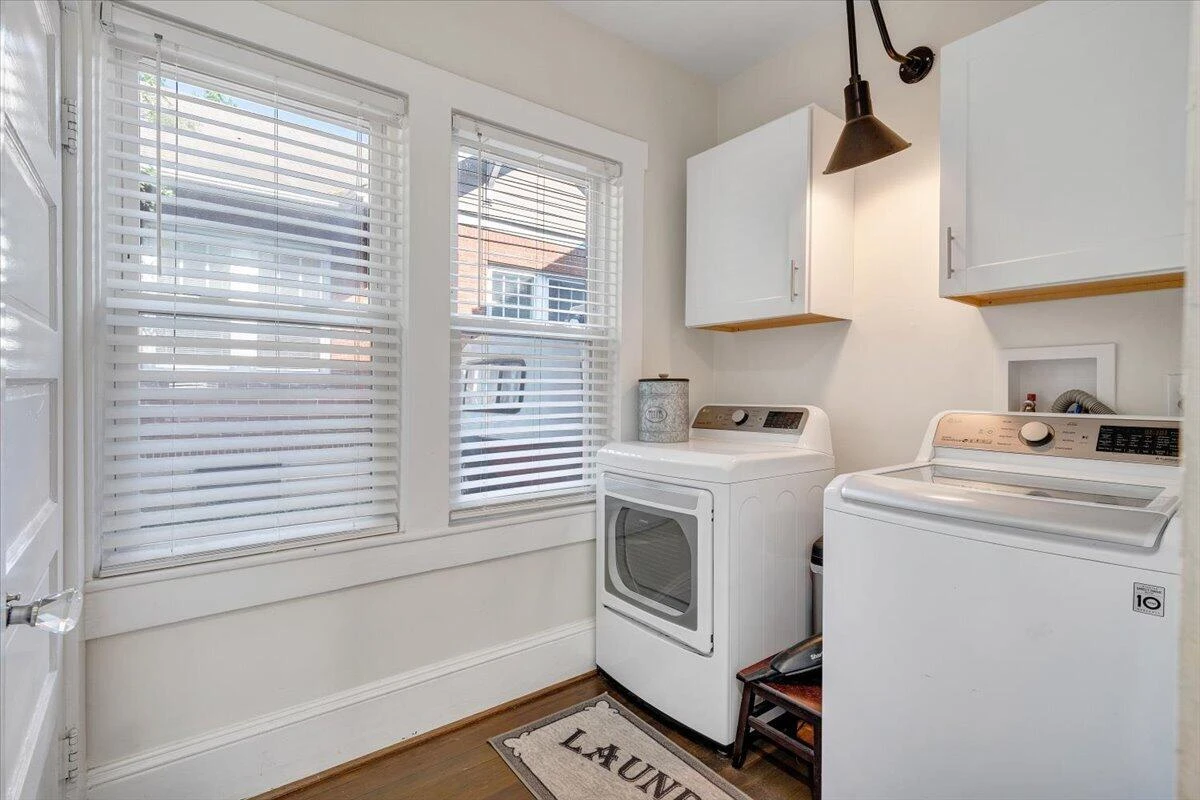 1631 Maiden LN SW - Photo 33