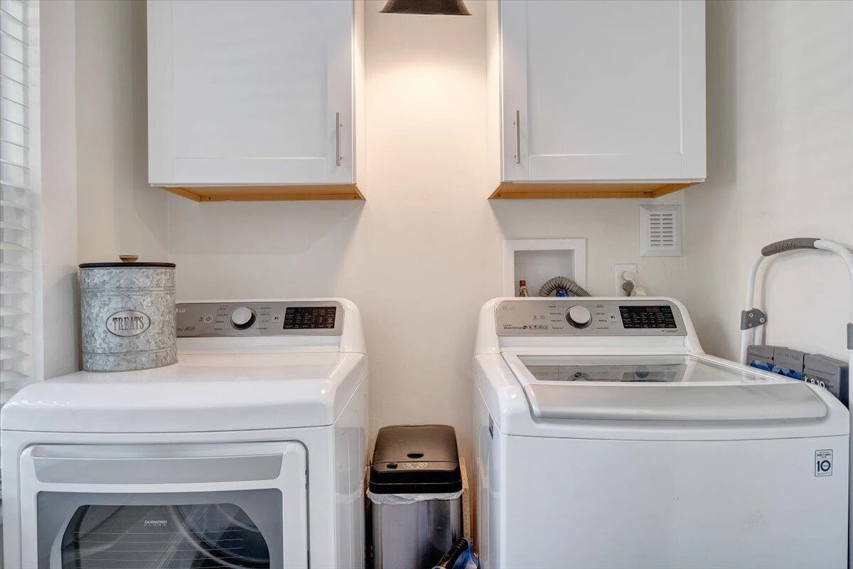 1631 Maiden LN SW - Photo 34