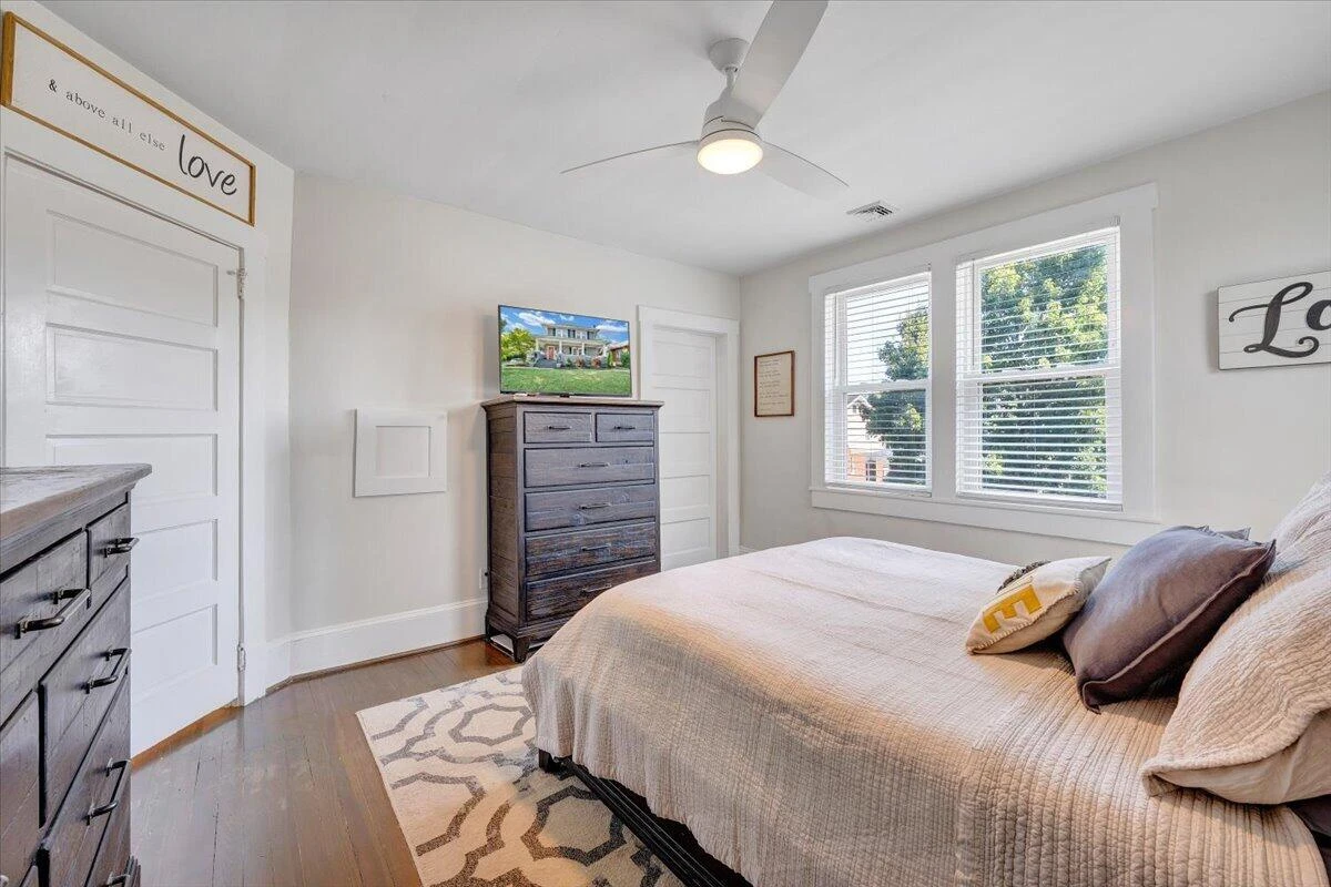 1631 Maiden LN SW - Photo 39