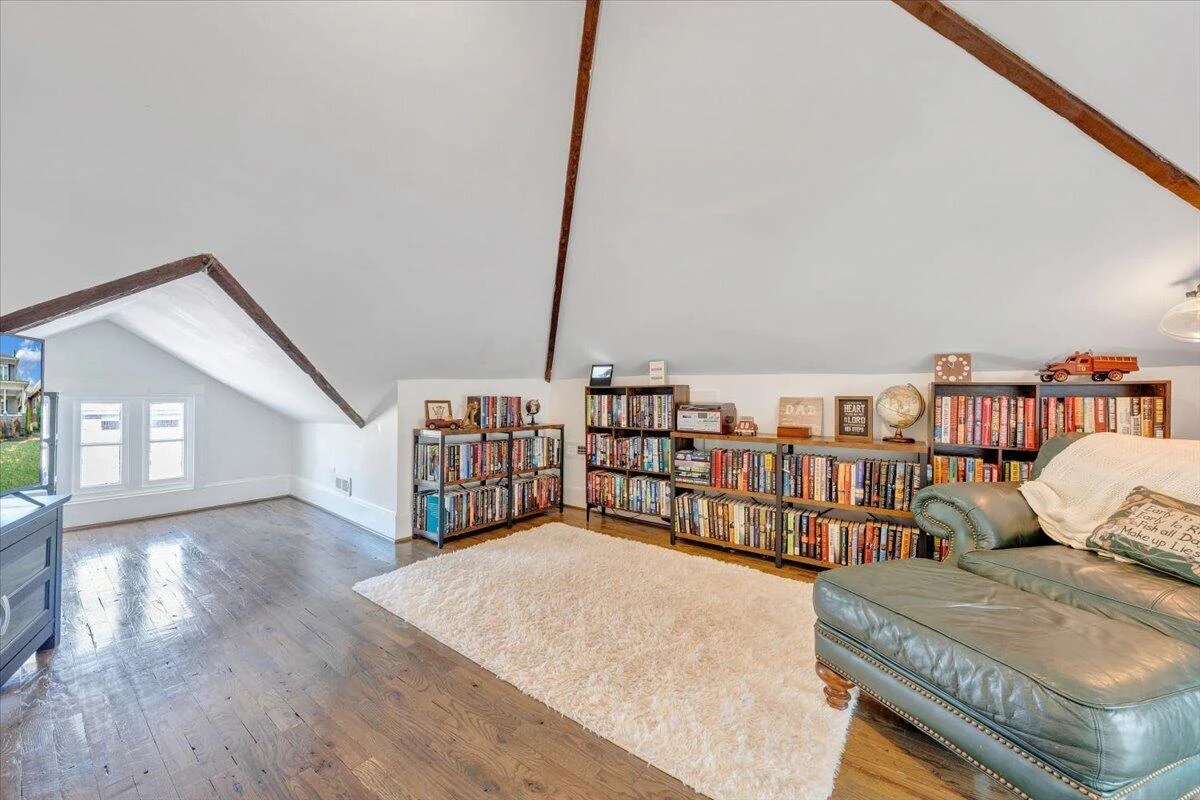 1631 Maiden LN SW - Photo 53