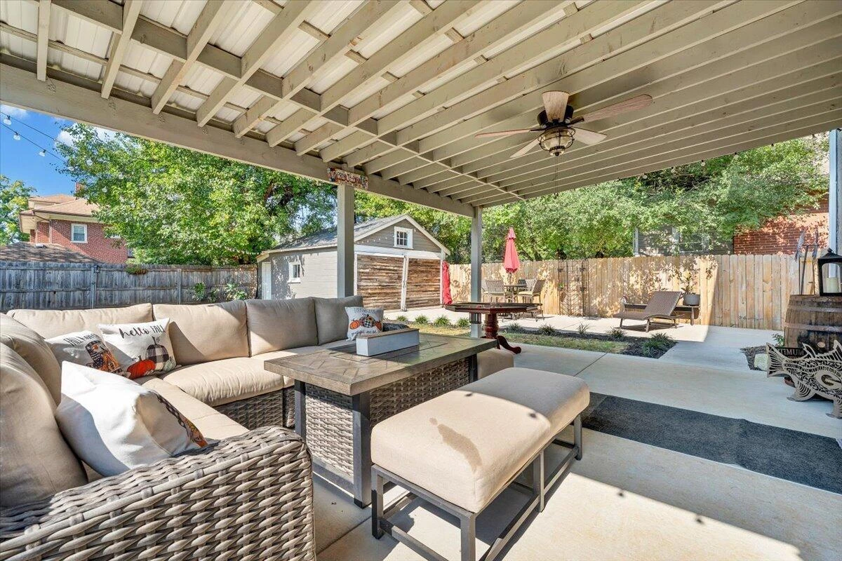 1631 Maiden LN SW - Photo 64