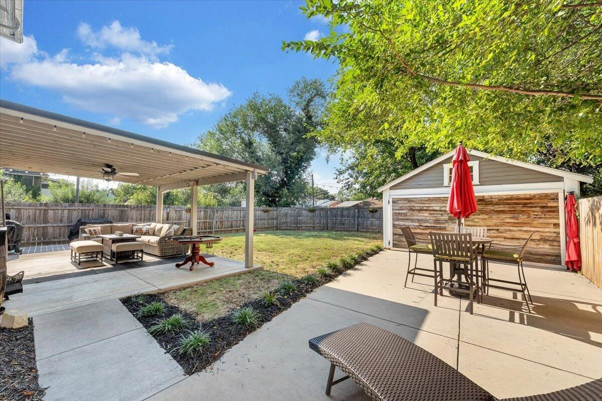 1631 Maiden LN SW - Photo 65