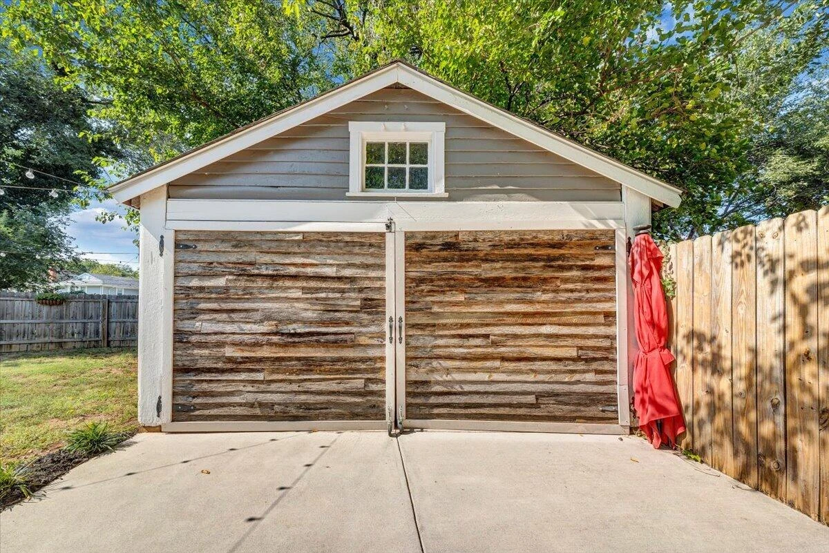 1631 Maiden LN SW - Photo 68