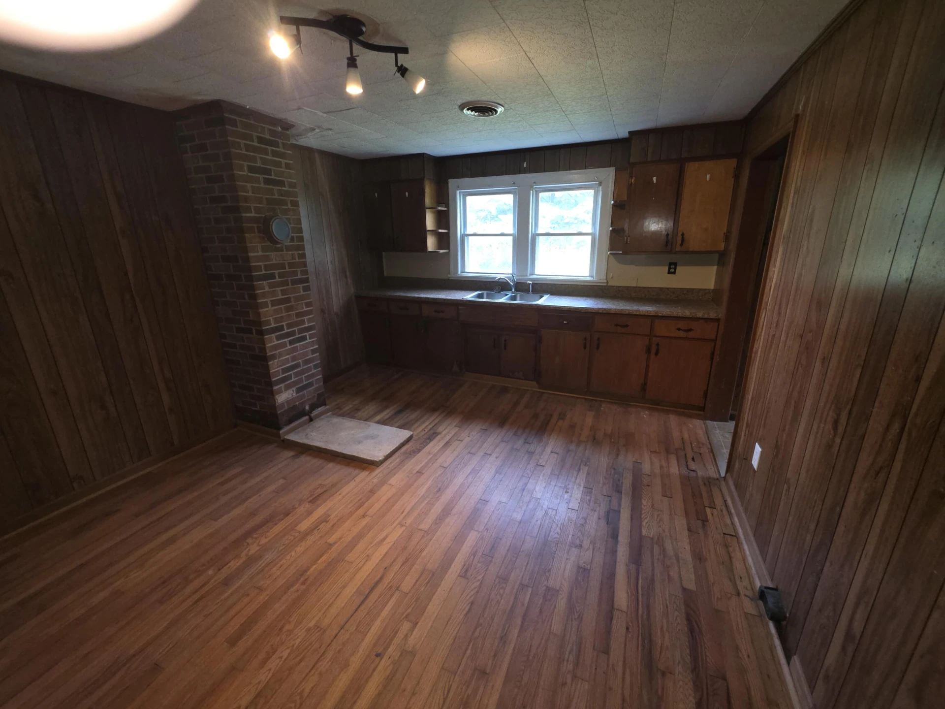 195 Woodland Forest DR - Photo 13