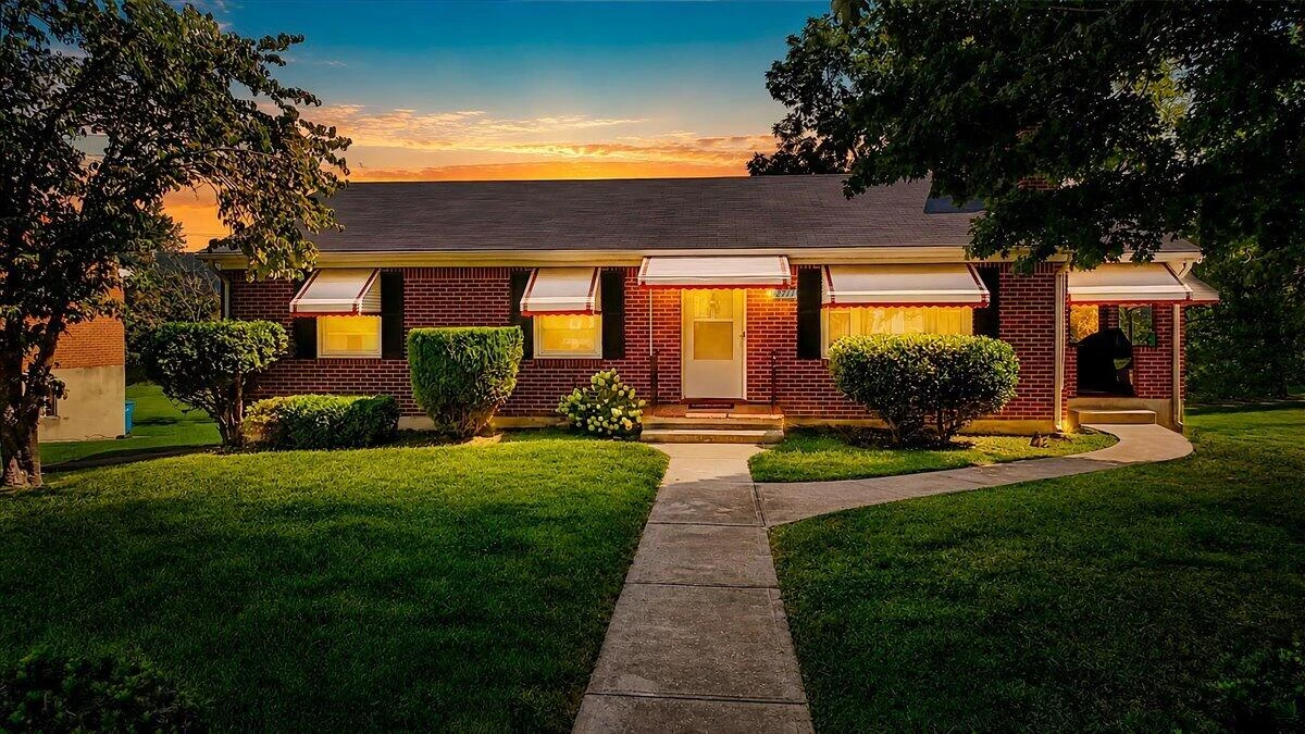 2711 Brooklyn DR NW - Photo 2