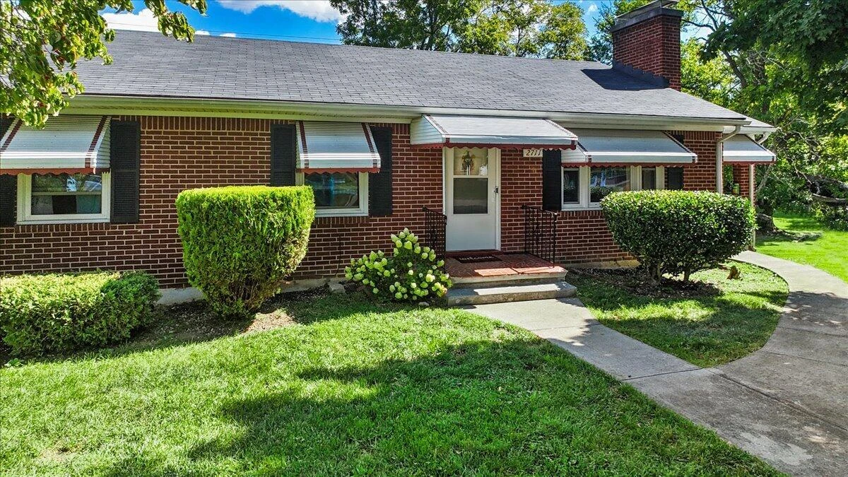 2711 Brooklyn DR NW - Photo 4