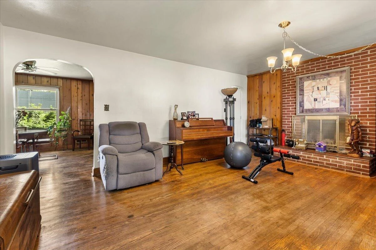 2711 Brooklyn DR NW - Photo 5