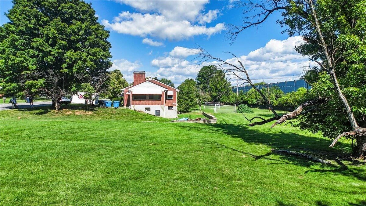 2711 Brooklyn DR NW - Photo 33