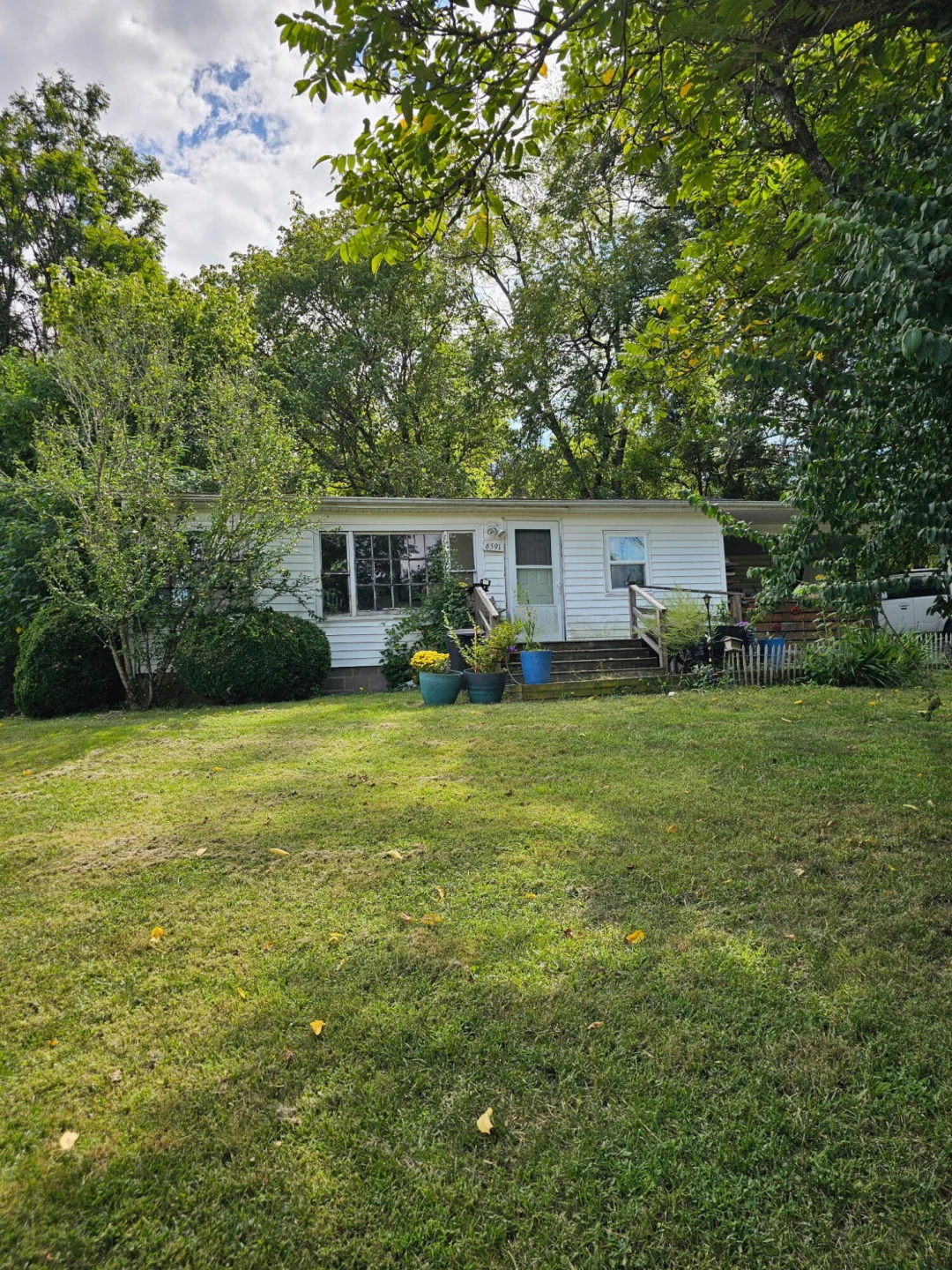 6589 Roanoke RD - Photo 2