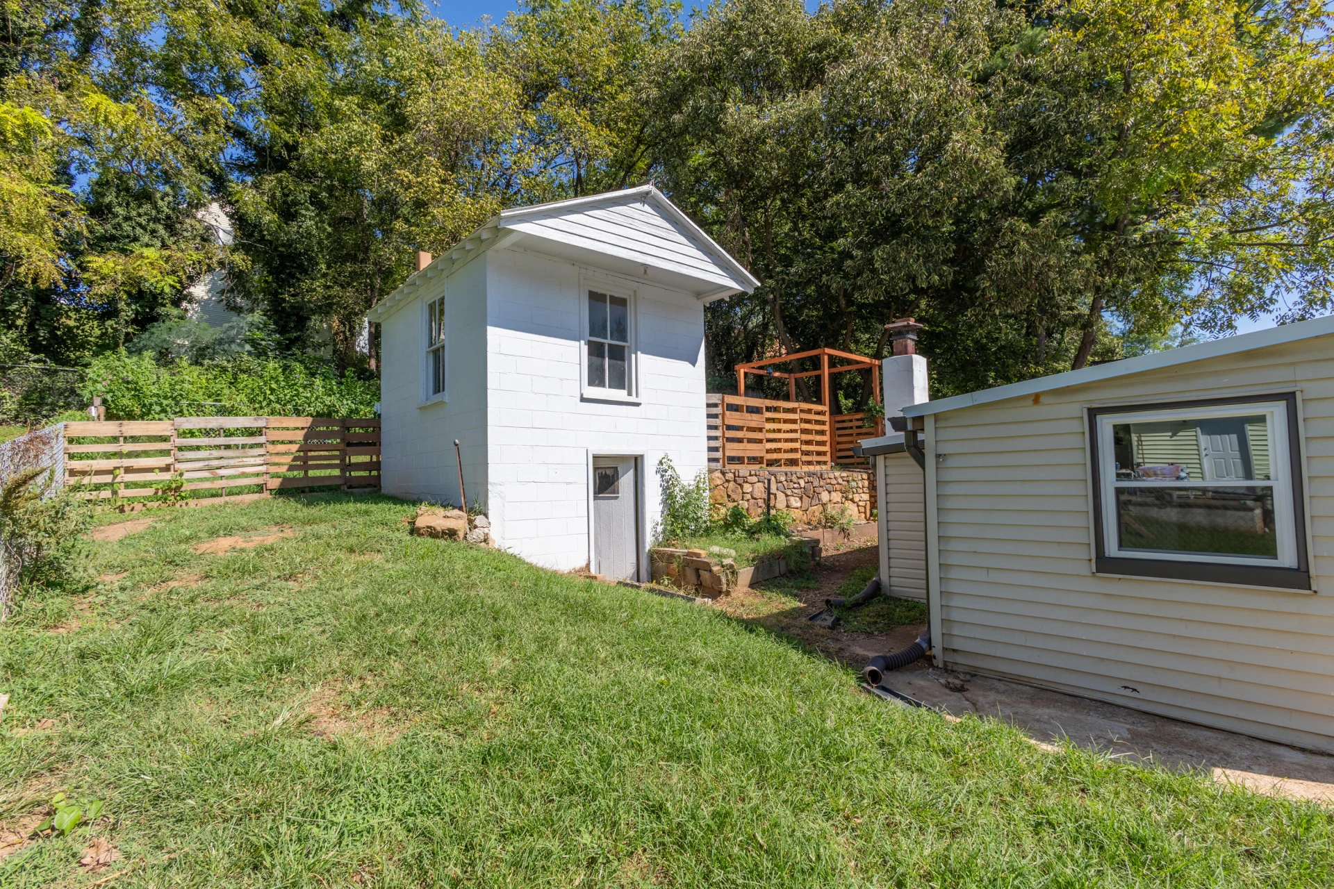 446 Tinker AVE - Photo 4