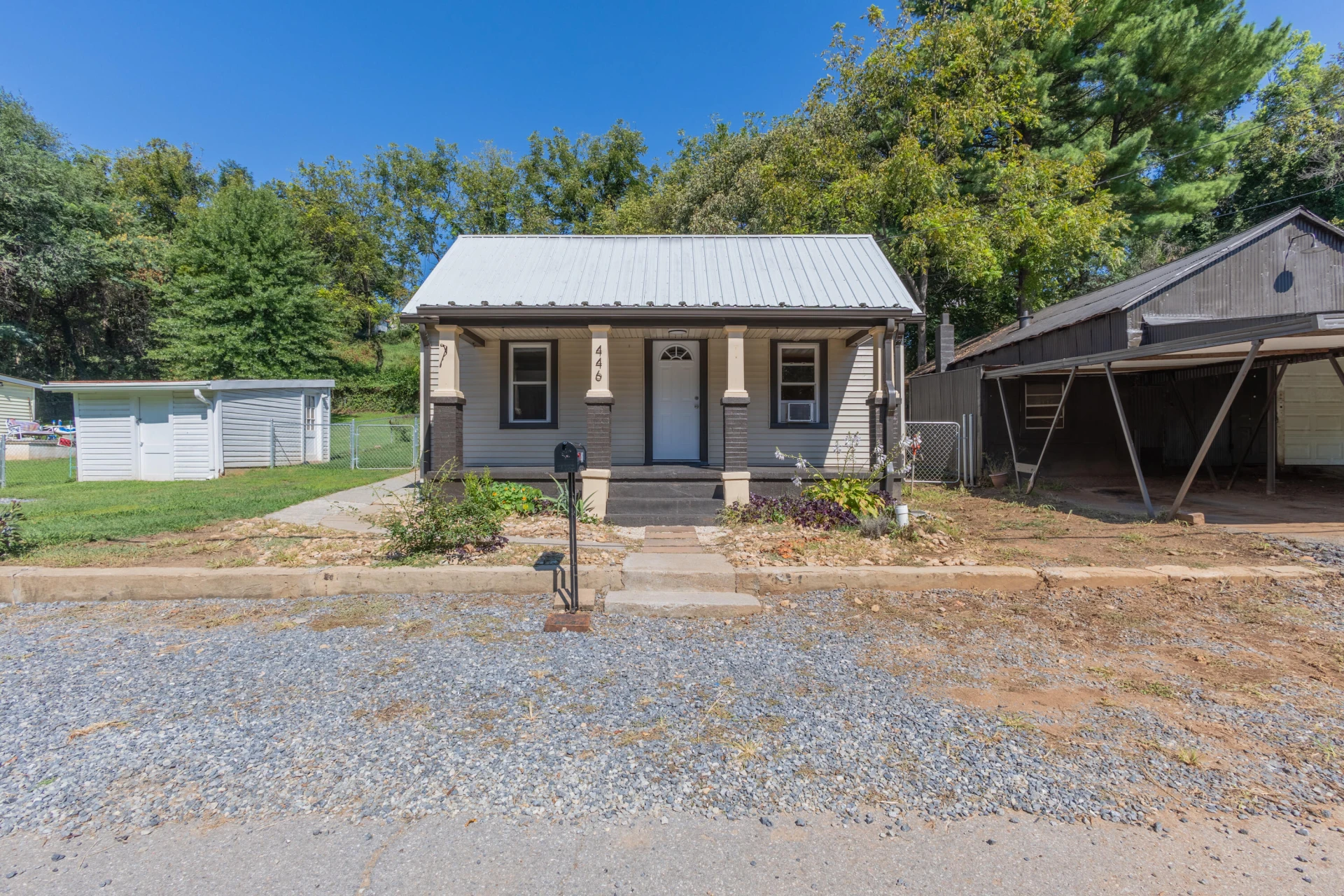 446 Tinker AVE - Photo 12