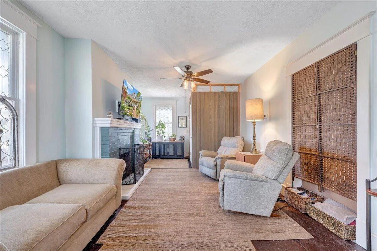 2115 Memorial AVE SW - Photo 9