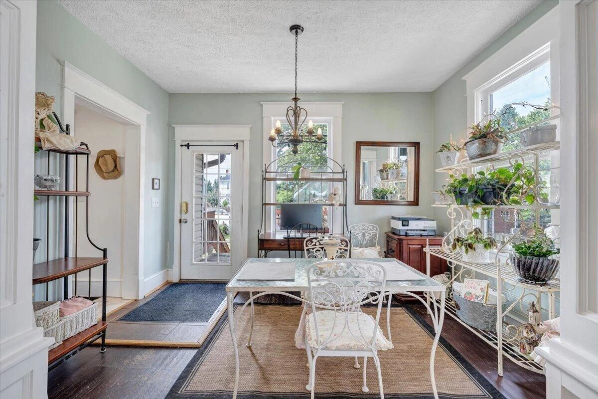 2115 Memorial AVE SW - Photo 11