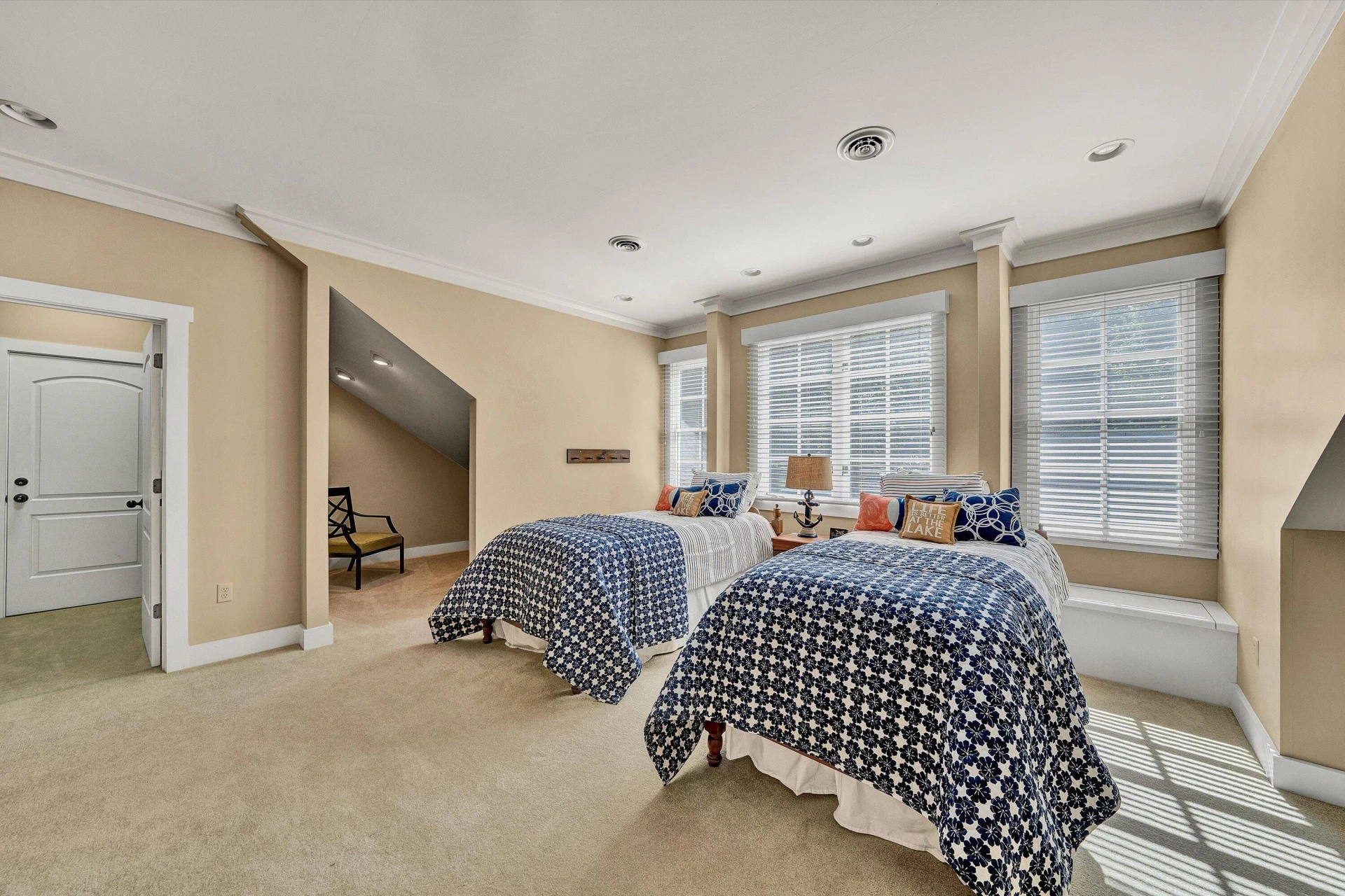 76 Lake Front CIR - Photo 37