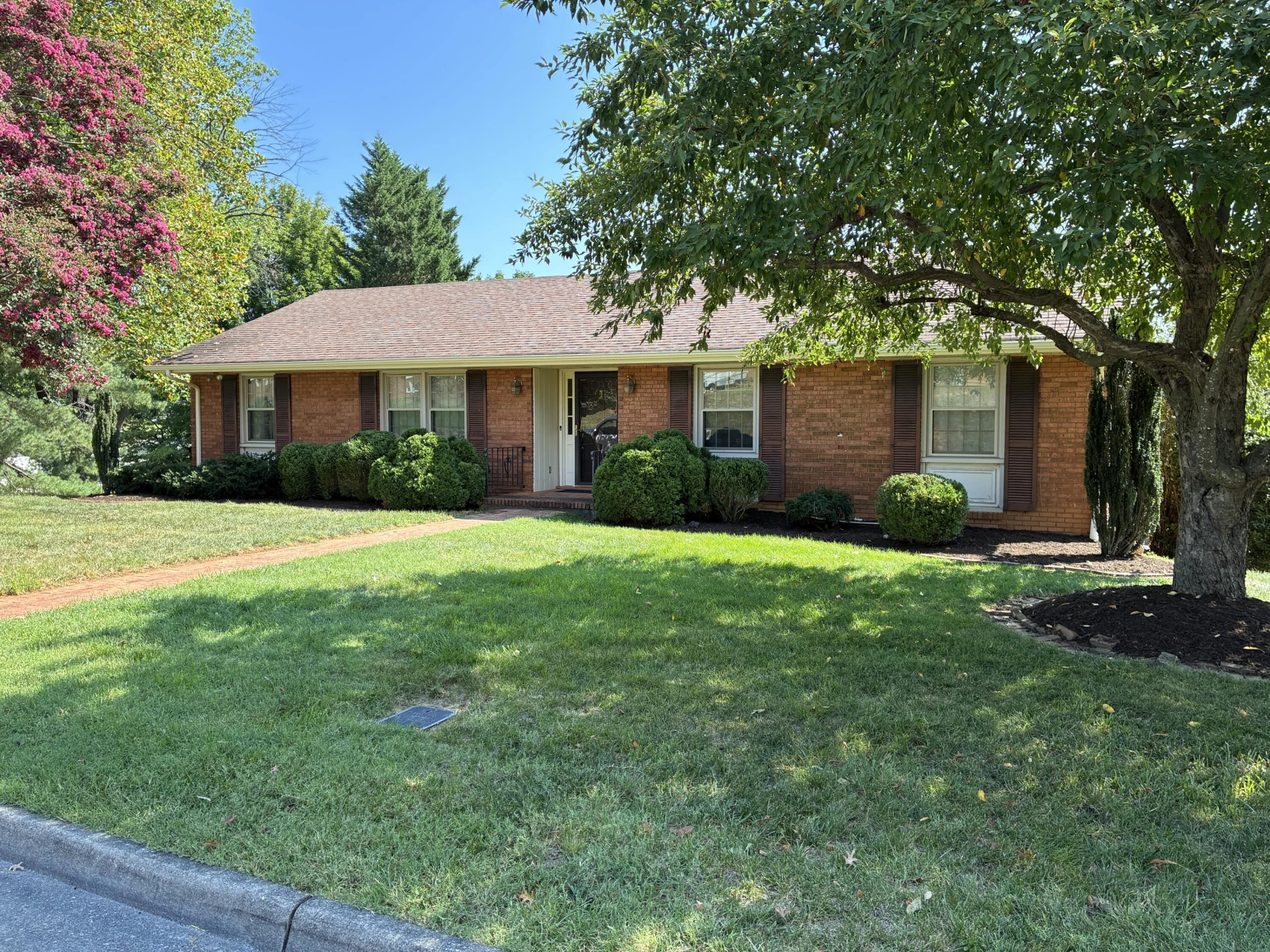 446 Howard DR