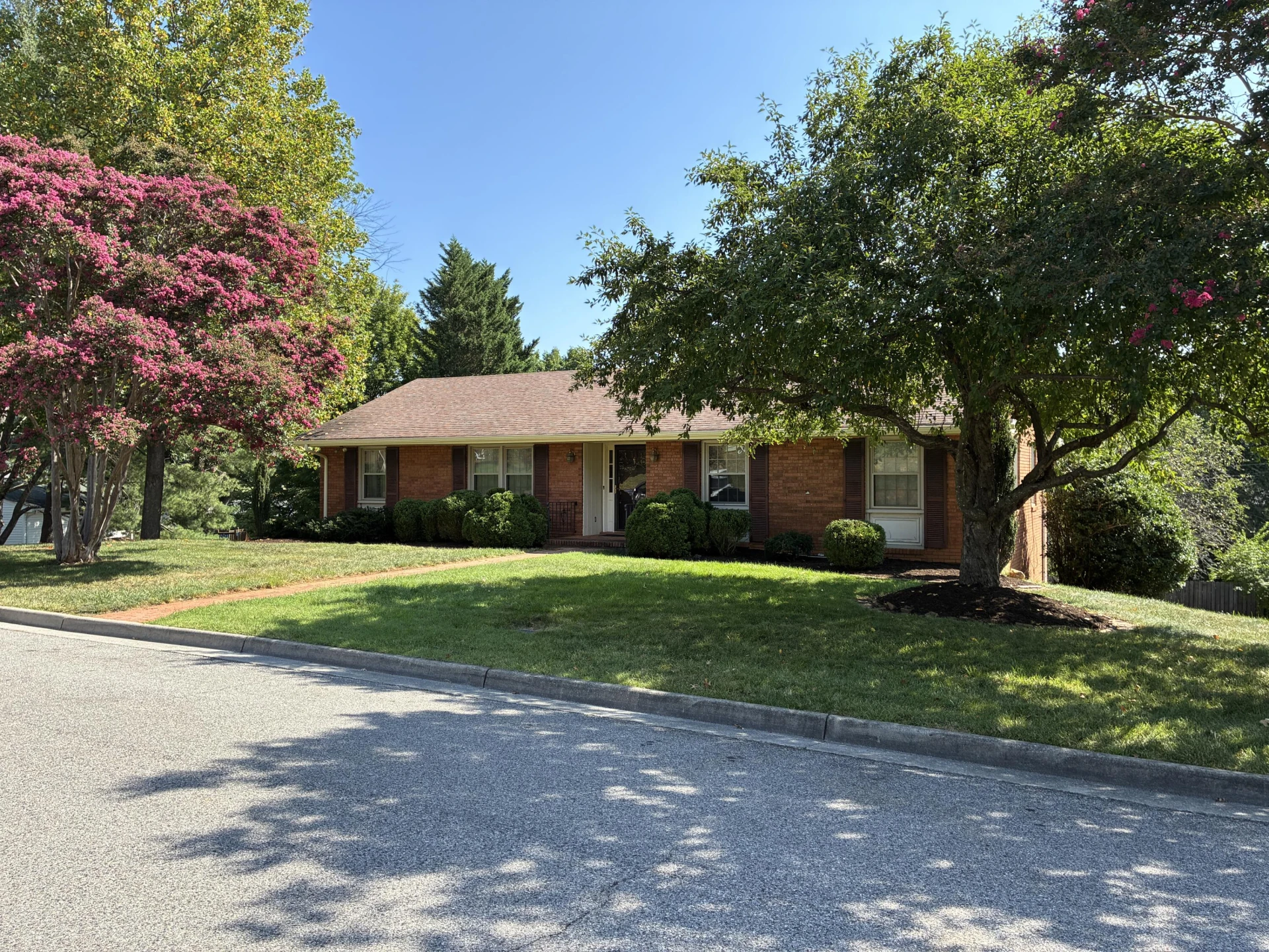 446 Howard DR - Photo 2