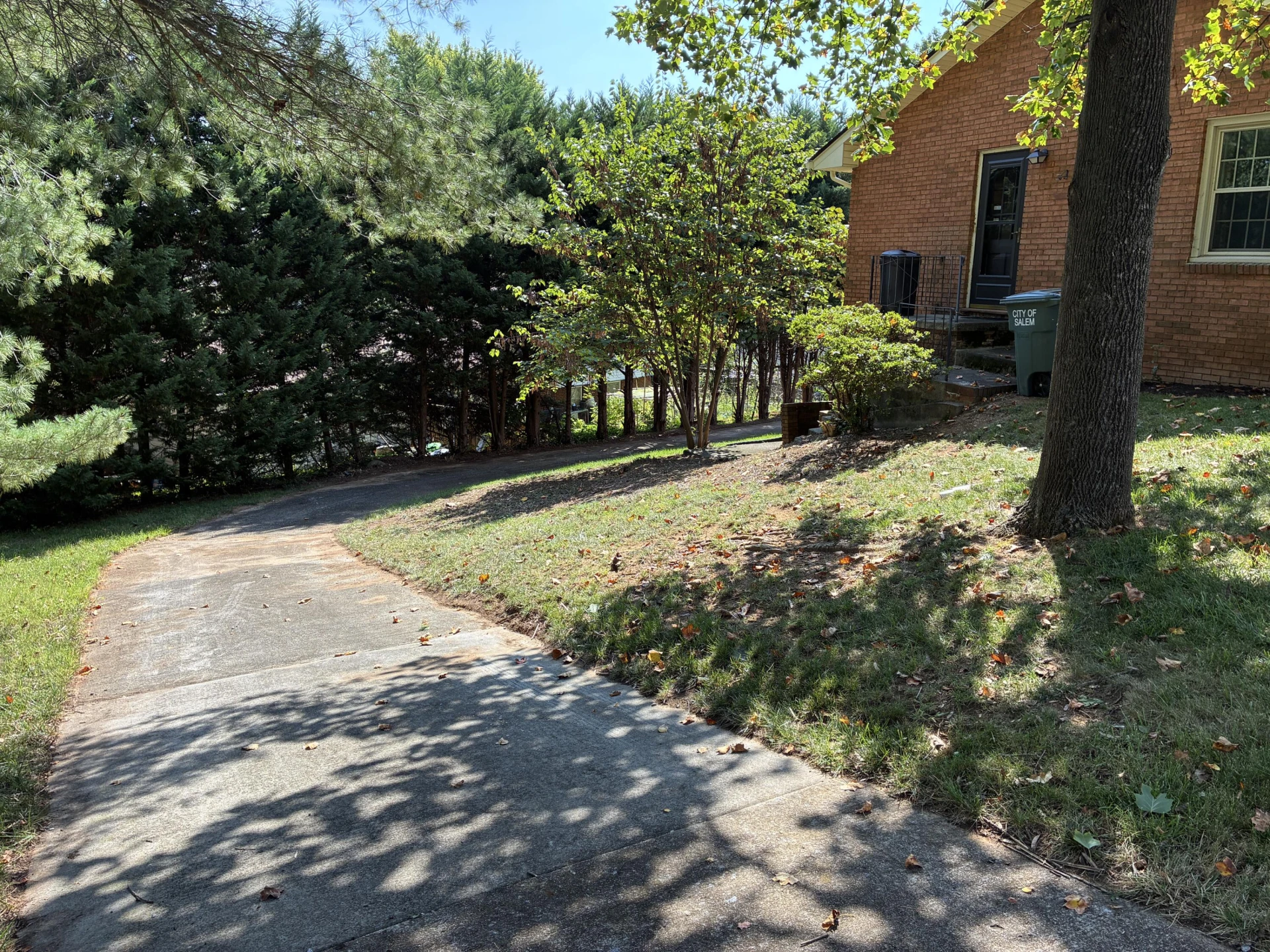446 Howard DR - Photo 4