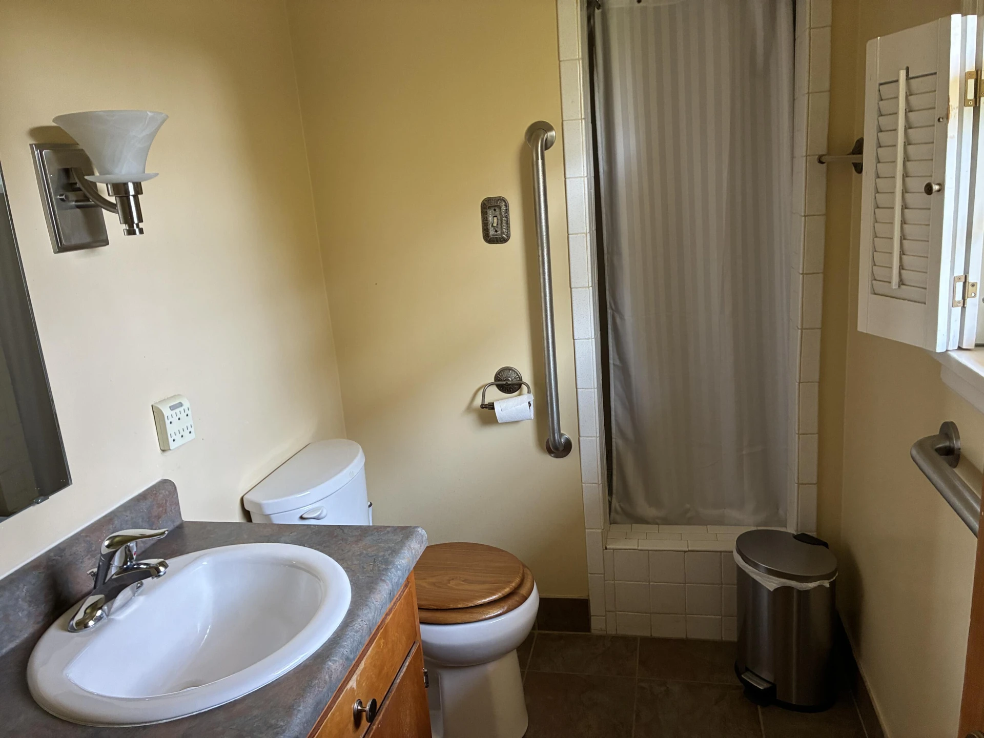 446 Howard DR - Photo 17