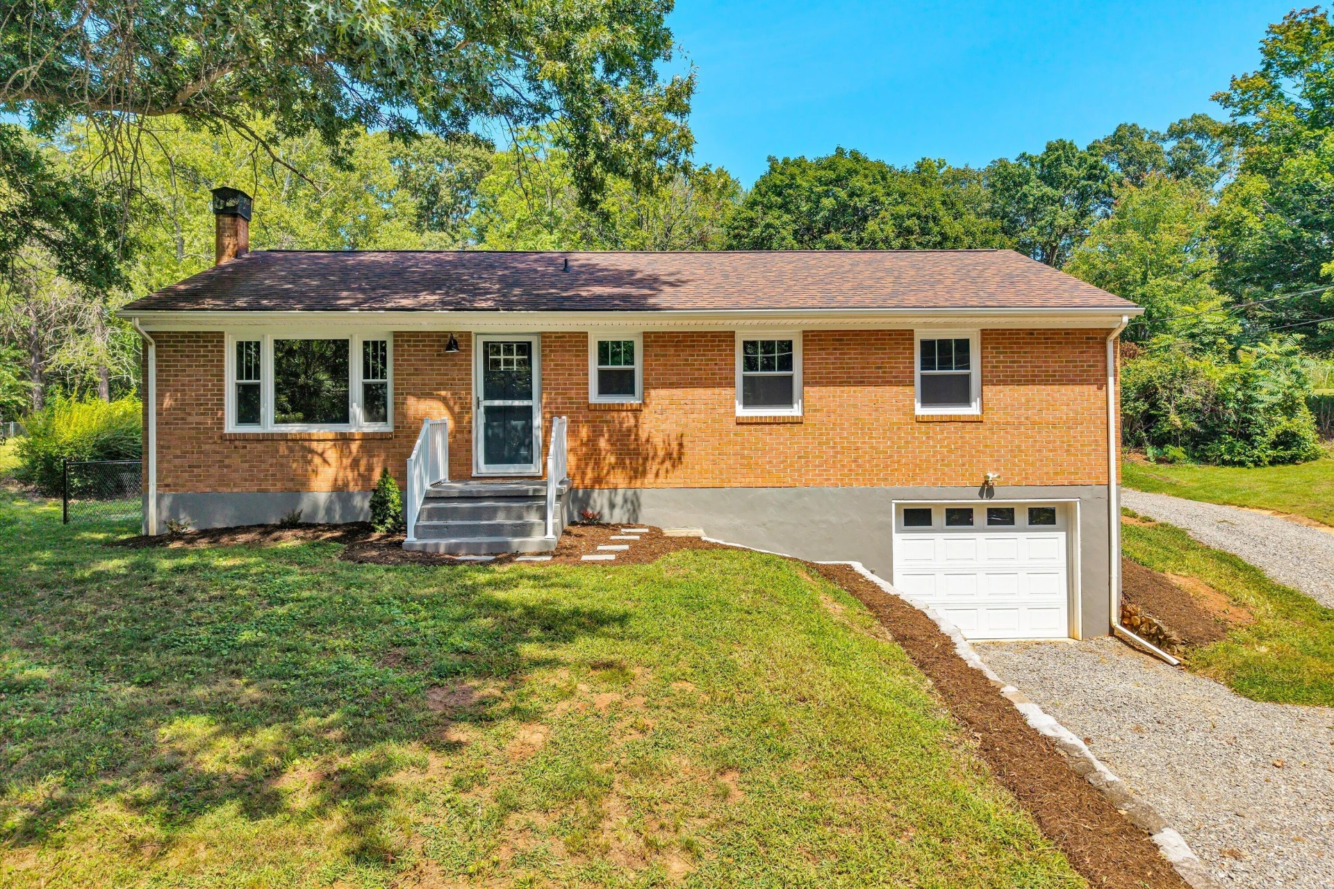 371 LITTLE MOUNTAIN DR