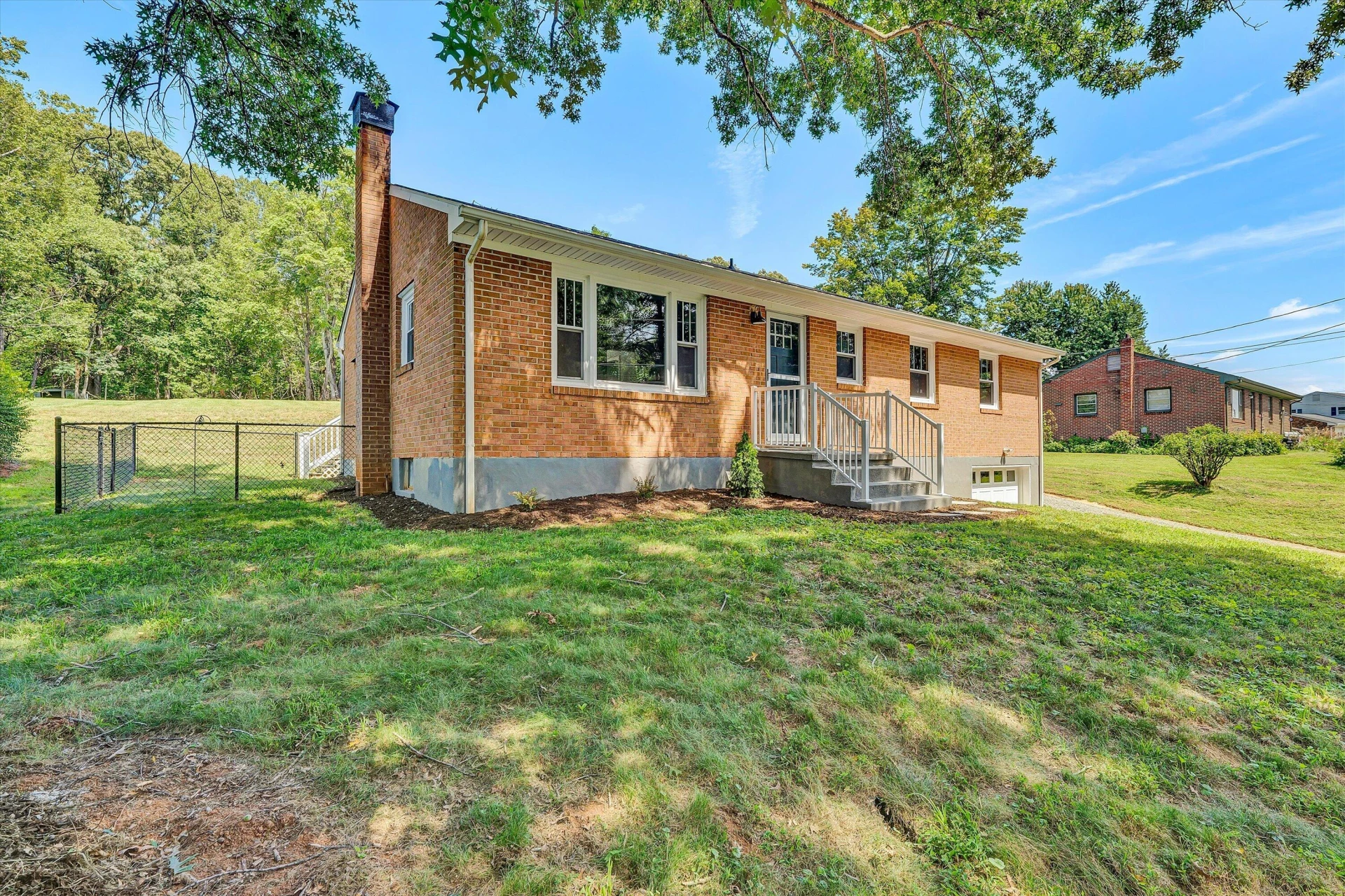 371 LITTLE MOUNTAIN DR - Photo 2