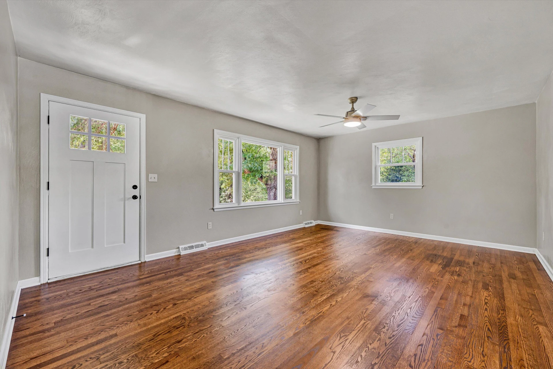 371 LITTLE MOUNTAIN DR - Photo 4
