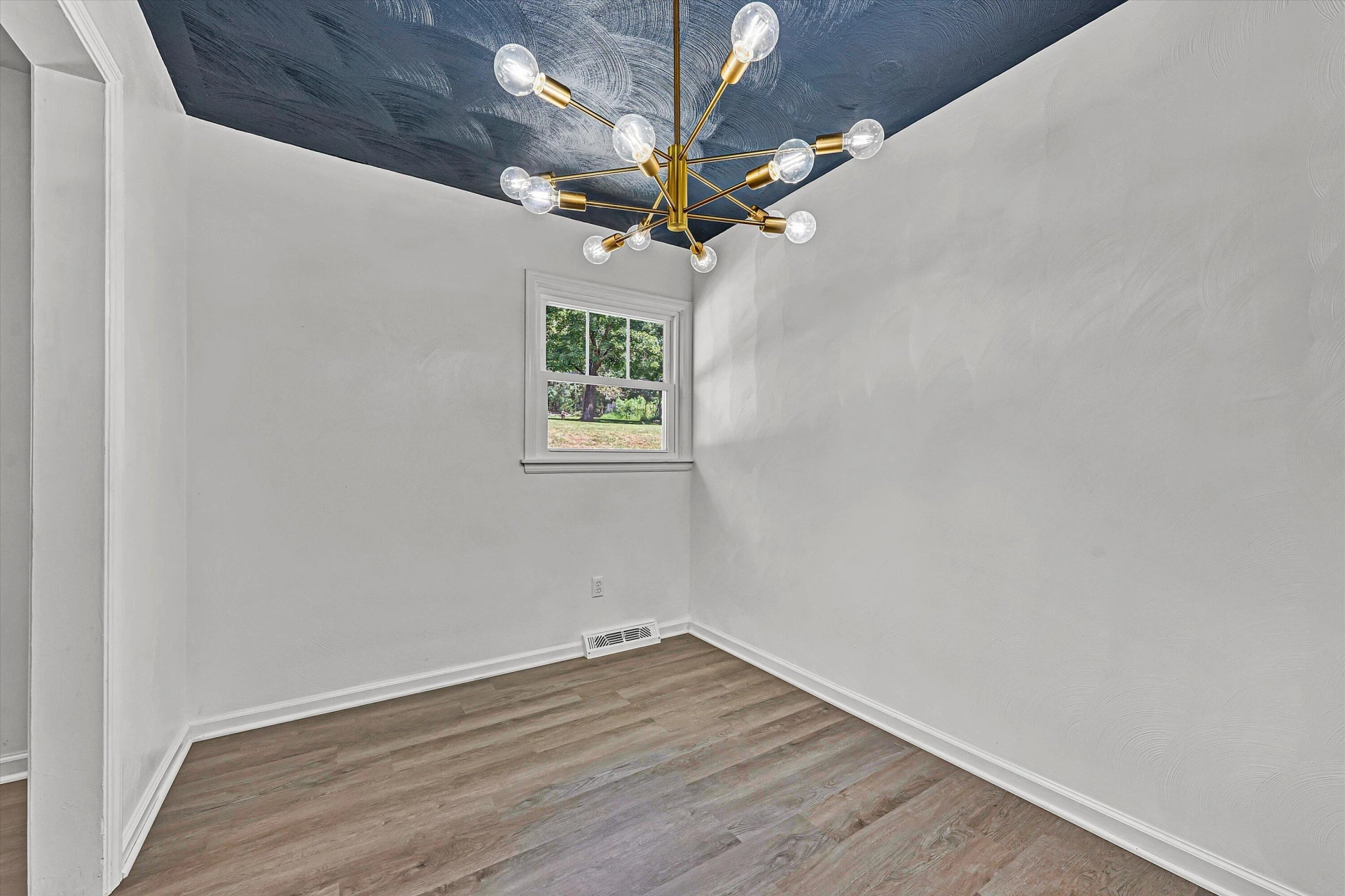 371 LITTLE MOUNTAIN DR - Photo 10