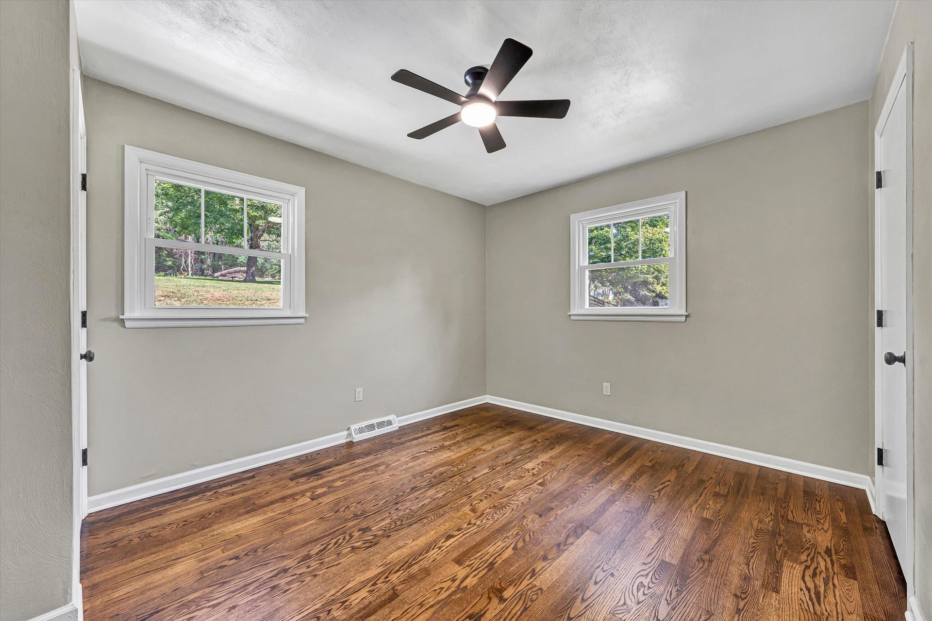 371 LITTLE MOUNTAIN DR - Photo 11