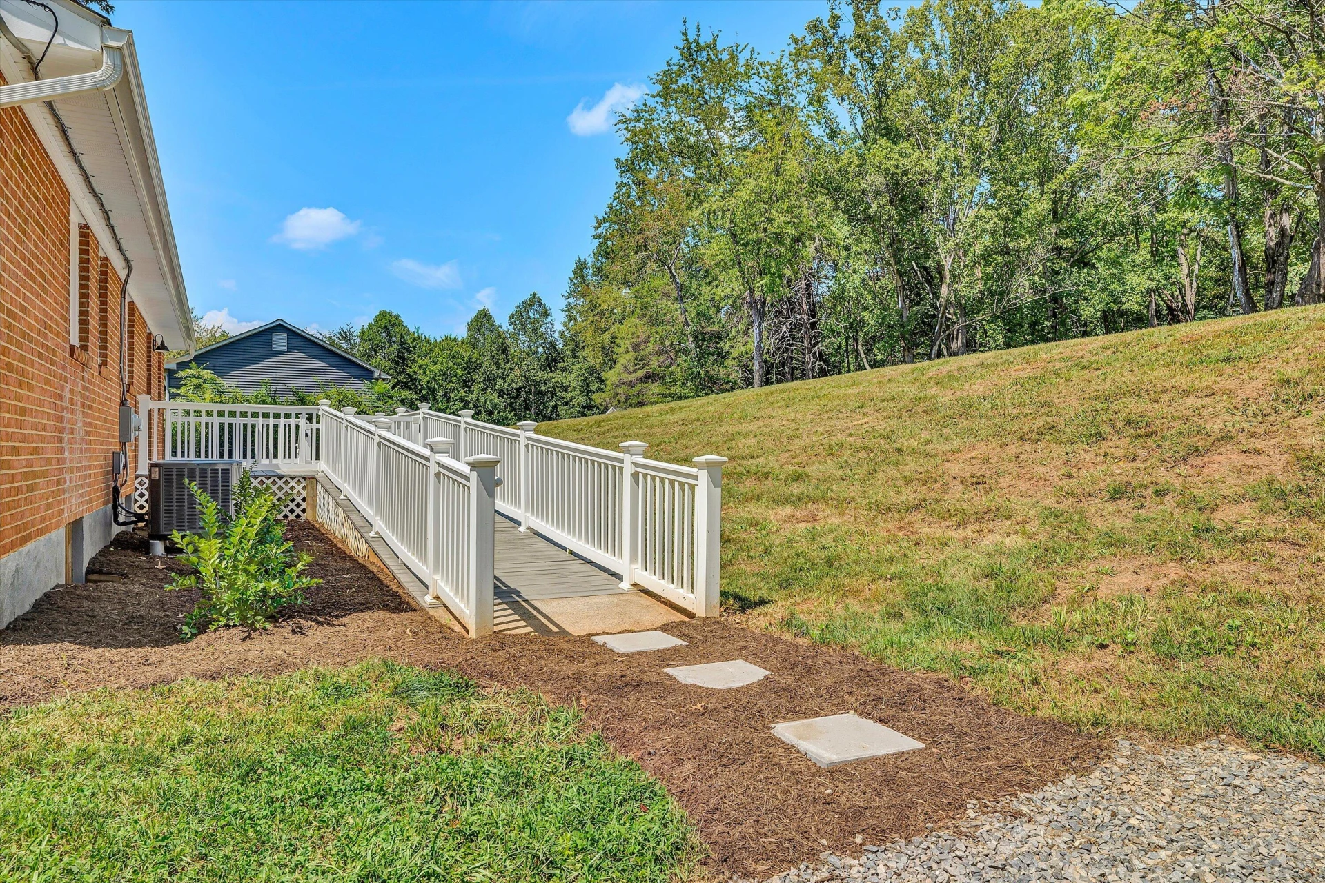 371 LITTLE MOUNTAIN DR - Photo 19