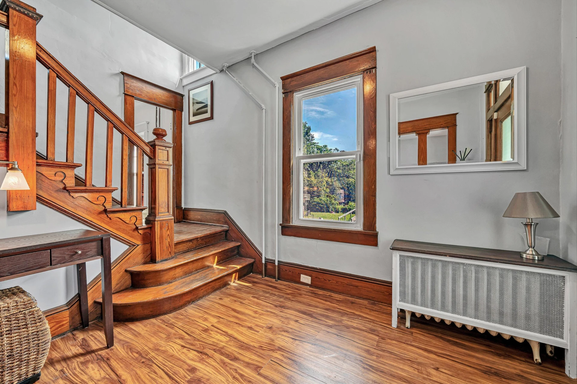 1702 Clinton AVE SE - Photo 4